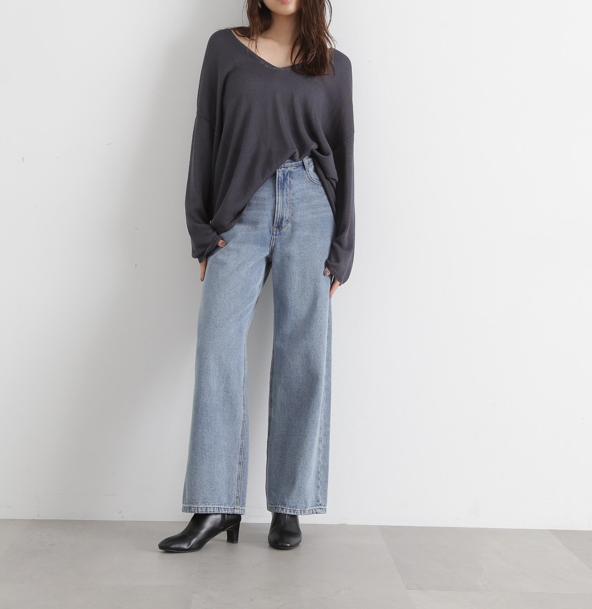 ディープVネックボクシーニット チャコール1