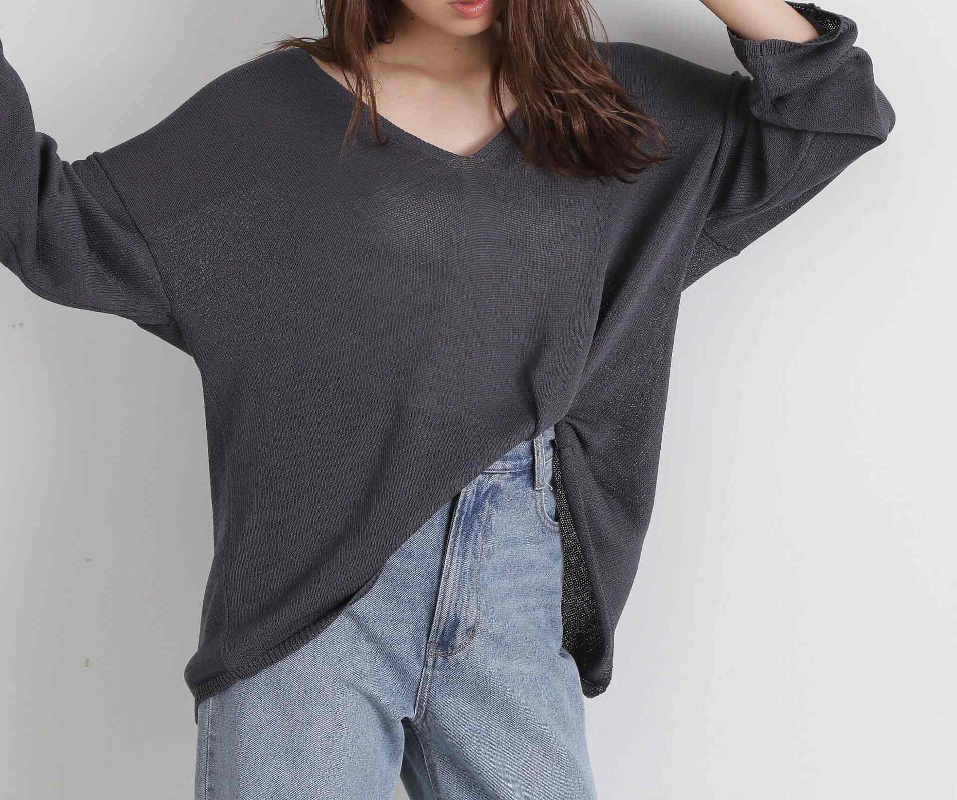 ディープVネックボクシーニット チャコール1