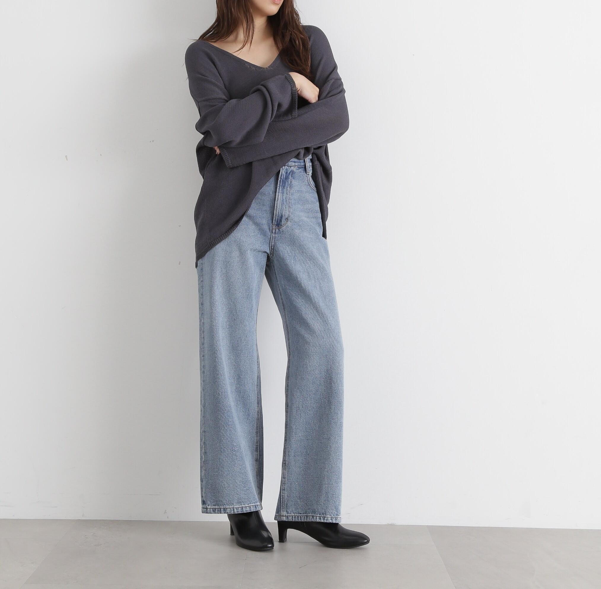 ディープVネックボクシーニット チャコール1