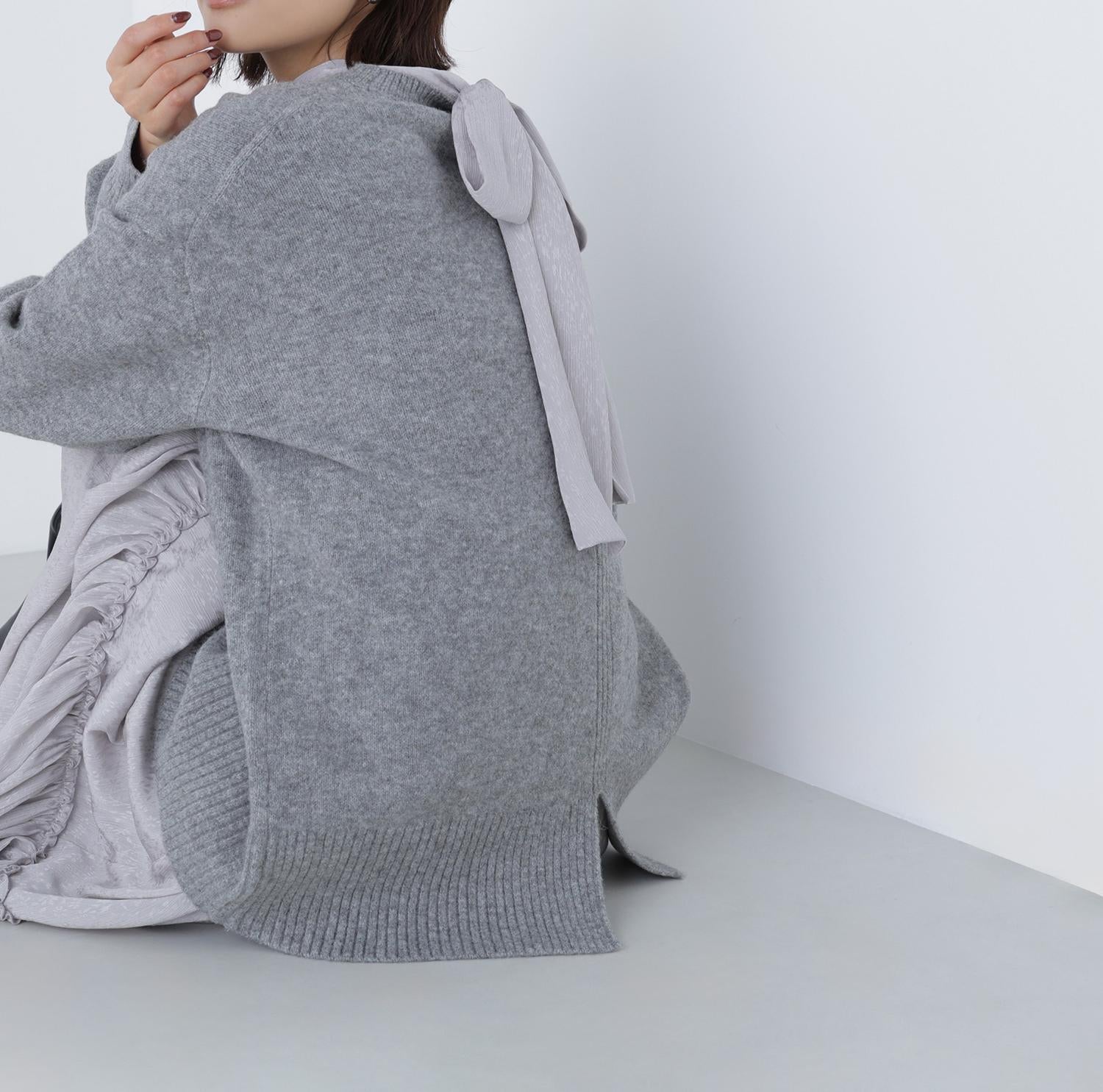 バックスリットミドルニット グレー