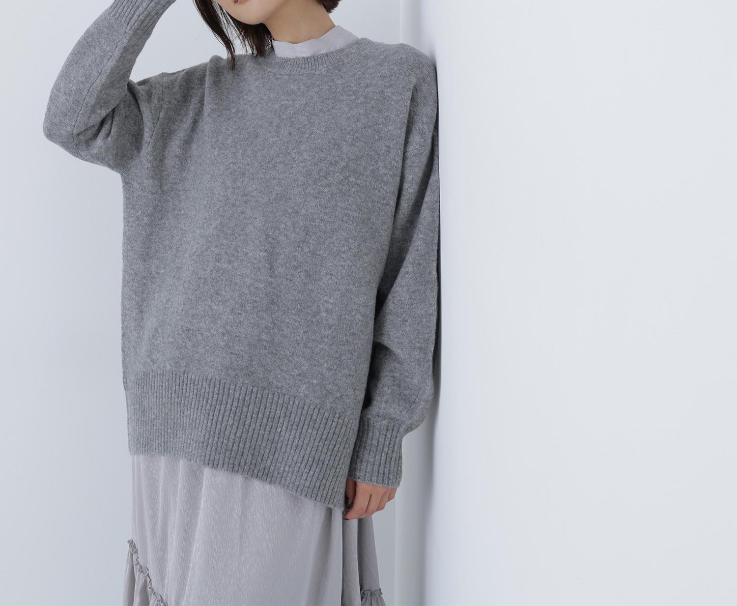 バックスリットミドルニット グレー