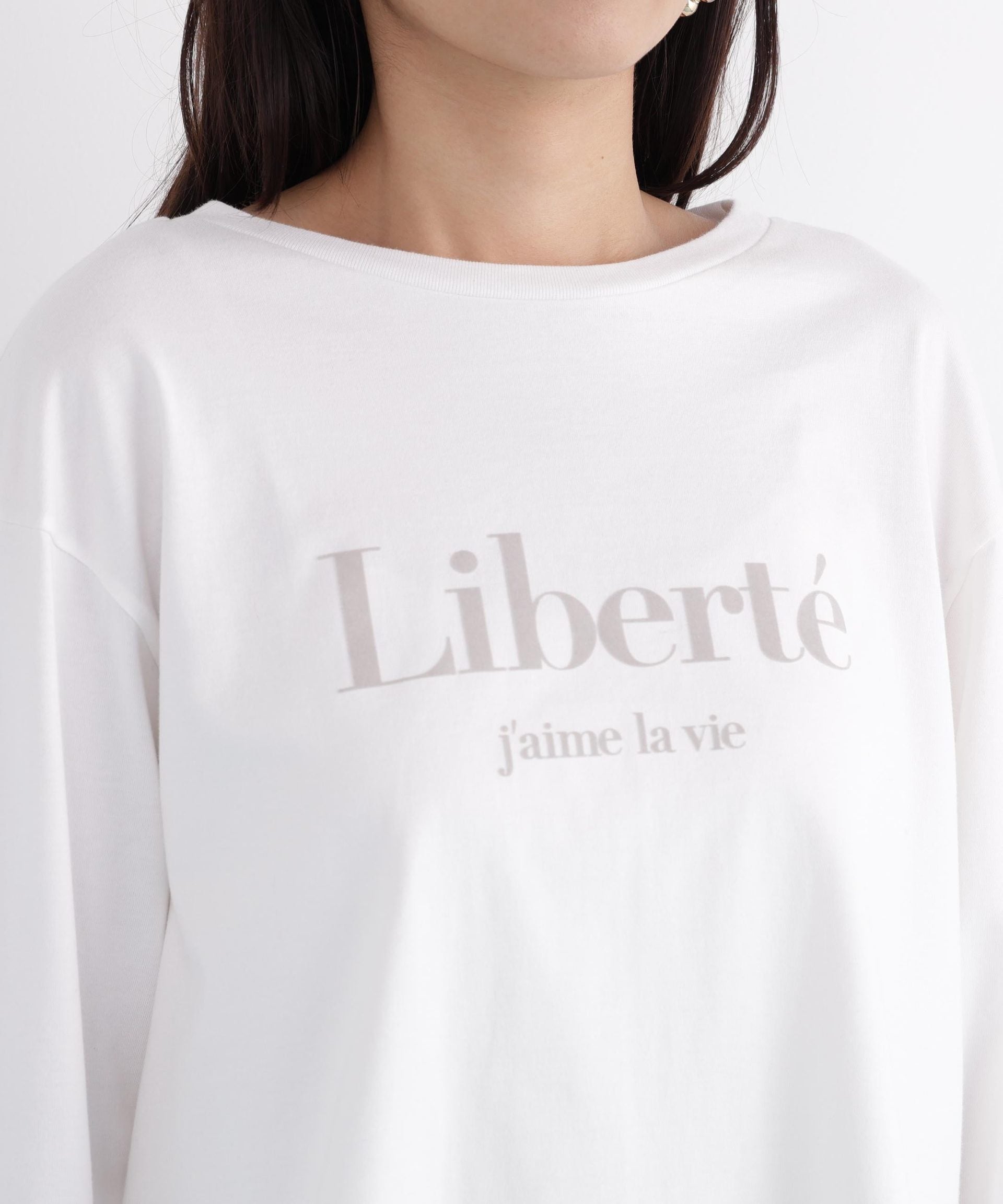 「Ｌｉｂｅｒｔｅ」ロングＴシャツ ホワイト