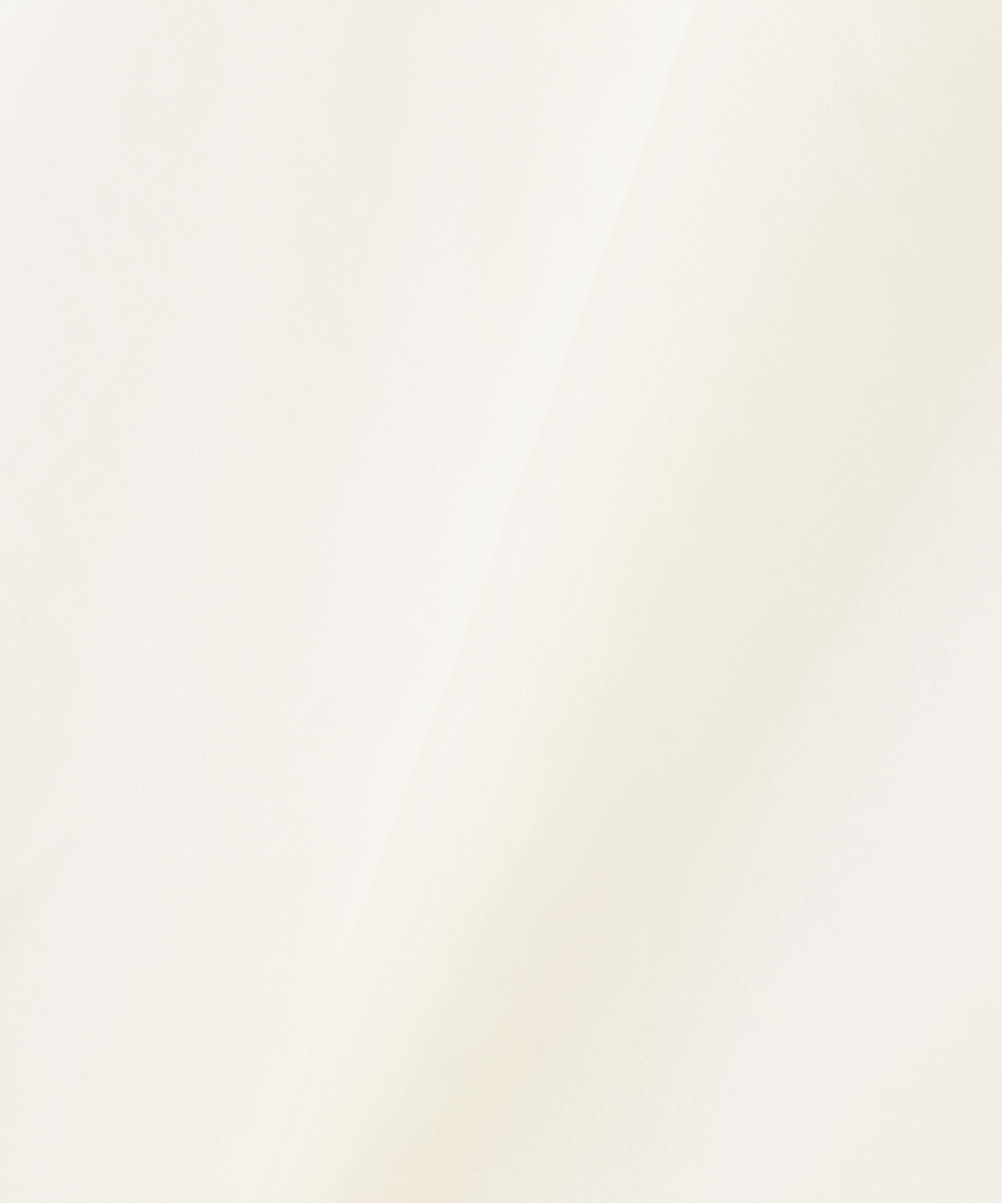 裾ドロストショート丈シアーシャツ ホワイト