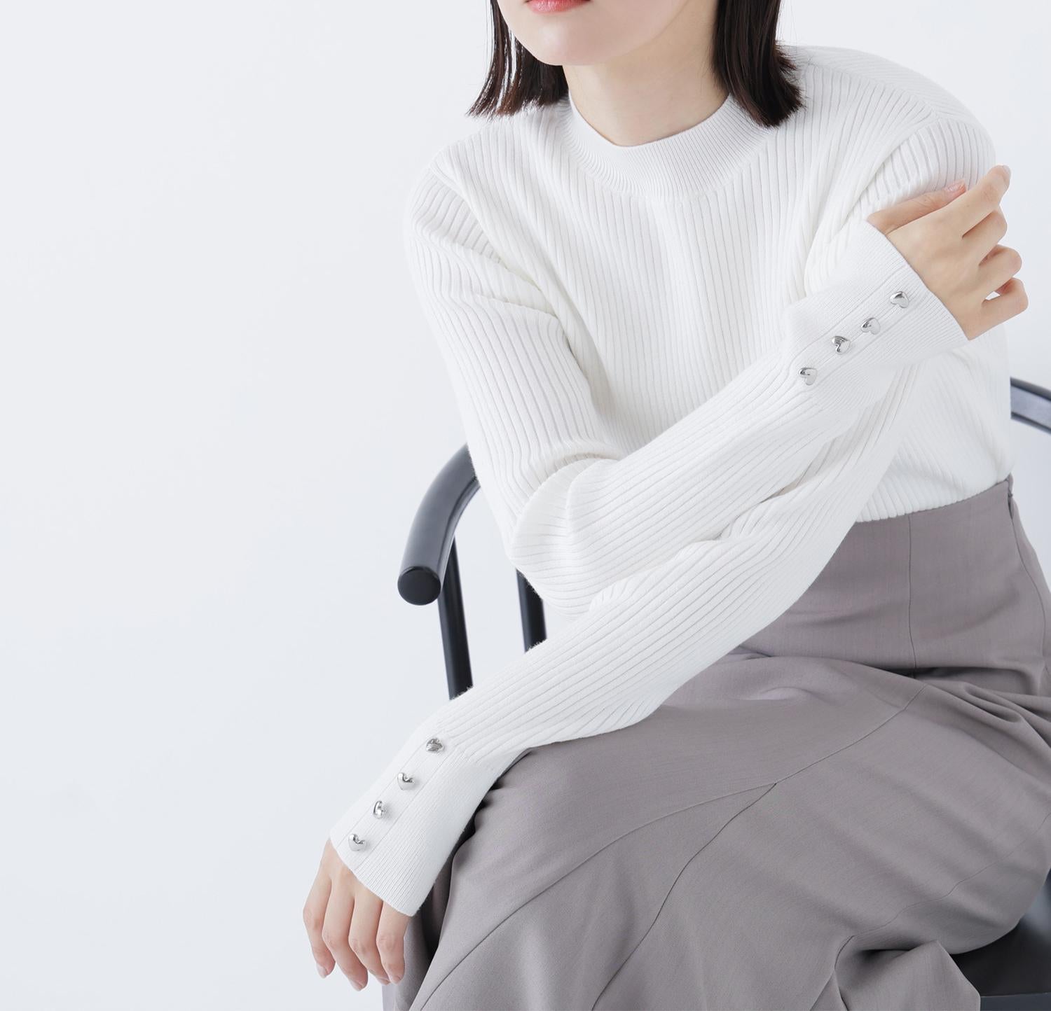 ハートボタンカフスニット オフホワイト1