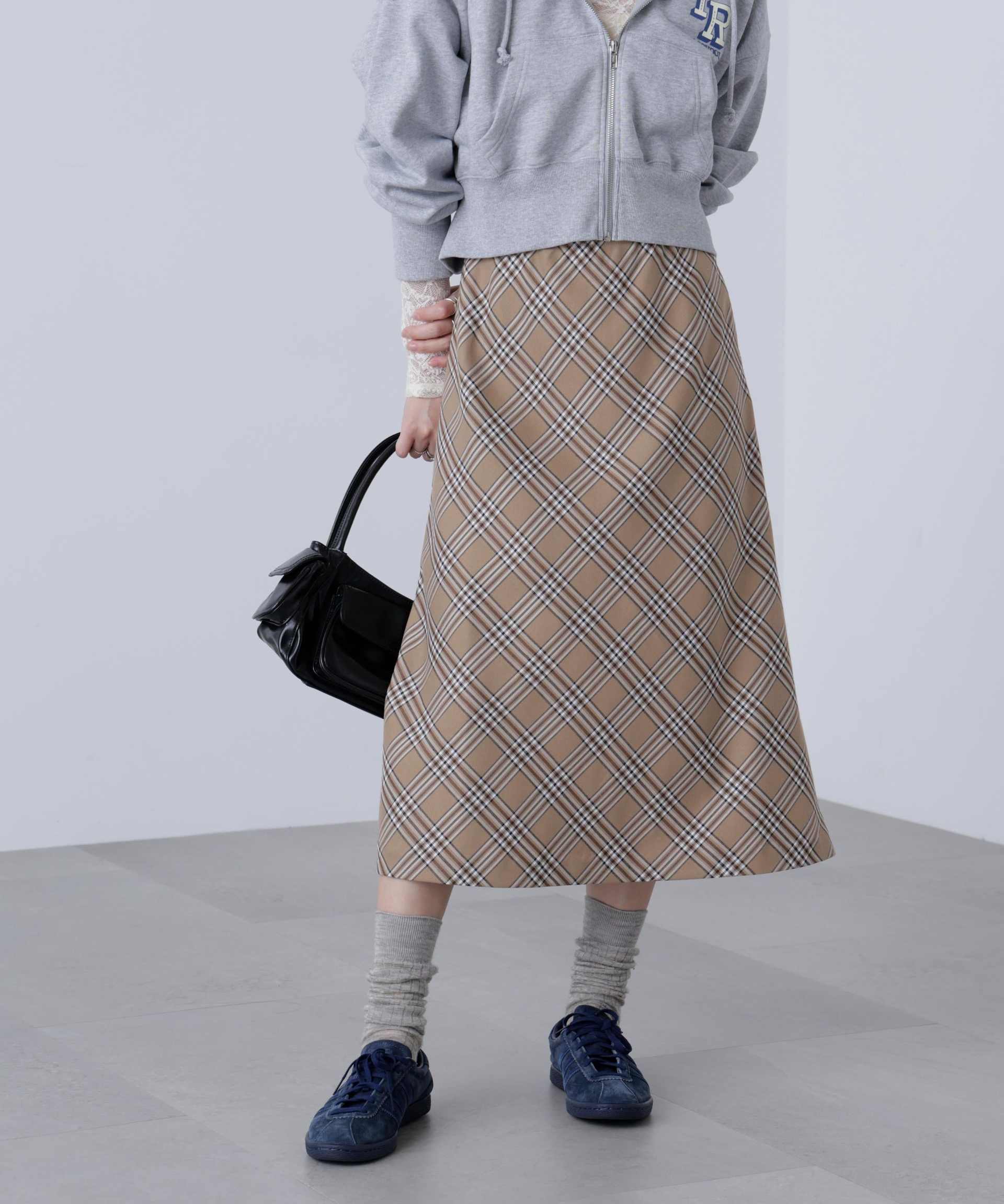 バイアスミディチェックスカート ベージュチェック1