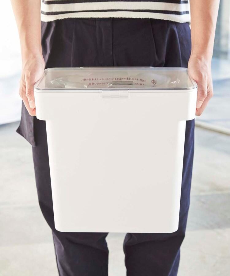 トゥーワントゥーキッチン ストア 212 KITCHEN STORE 密閉袋ゴト米ビツ 5kg 計量カップ付き 山崎実業 ＜tower タワー＞ （ホワイト(879)） ホワイト(879)