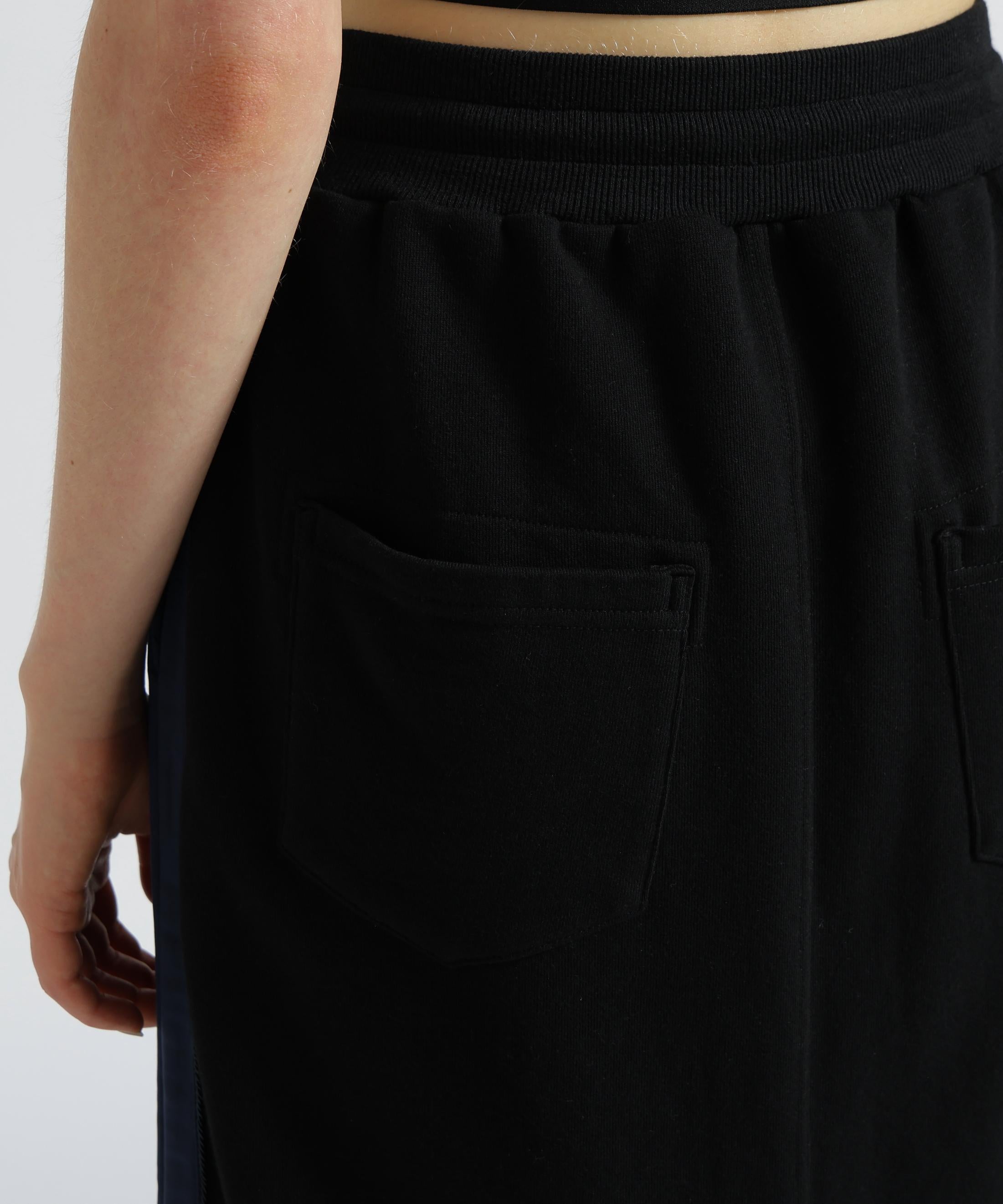 《SOUVENI> COLLECTION》WOMAN/SATIN SKA COMRI SKI>T ブラック