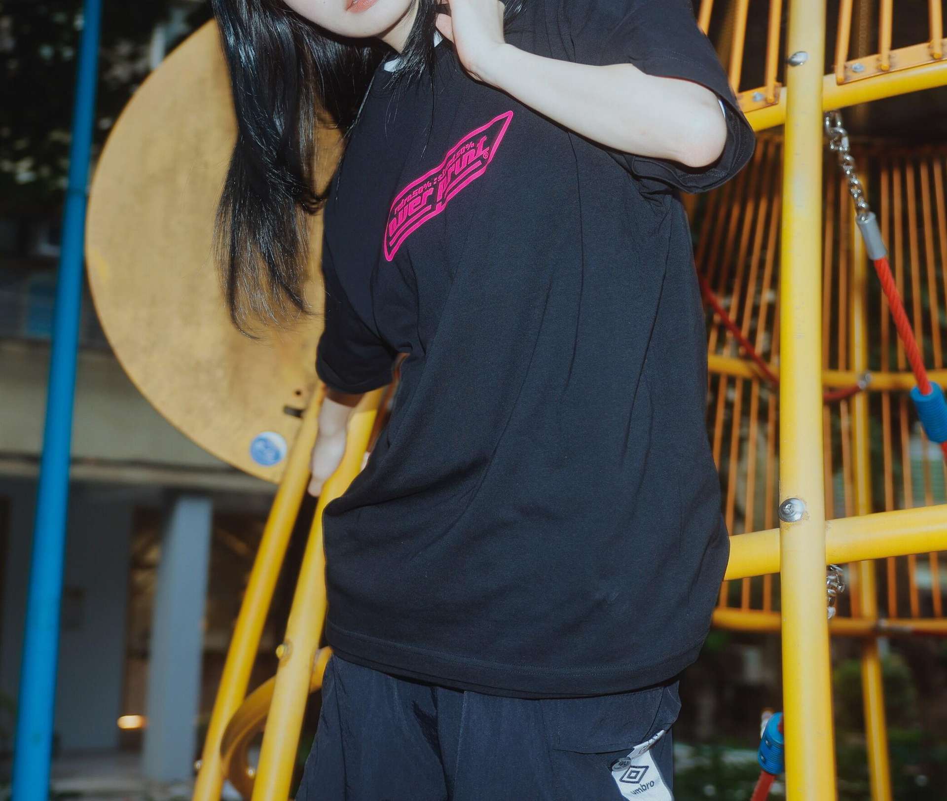 ovepint/オーバープリント/Shoppe Tee - ZE>O ZE>O HE>O ブラック