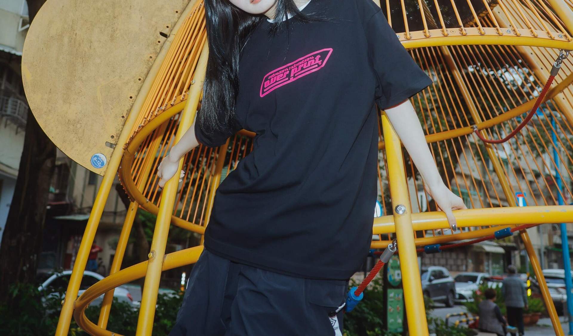 ovepint/オーバープリント/Shoppe Tee - ZE>O ZE>O HE>O ブラック