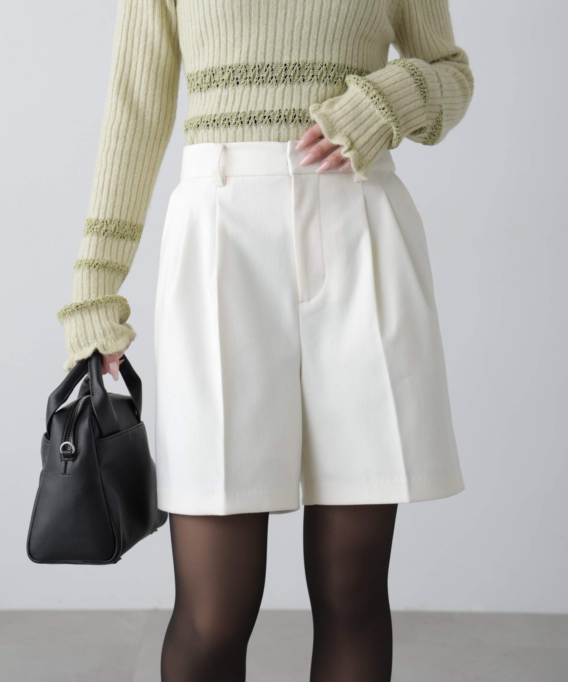 タックショートパンツ アイボリー