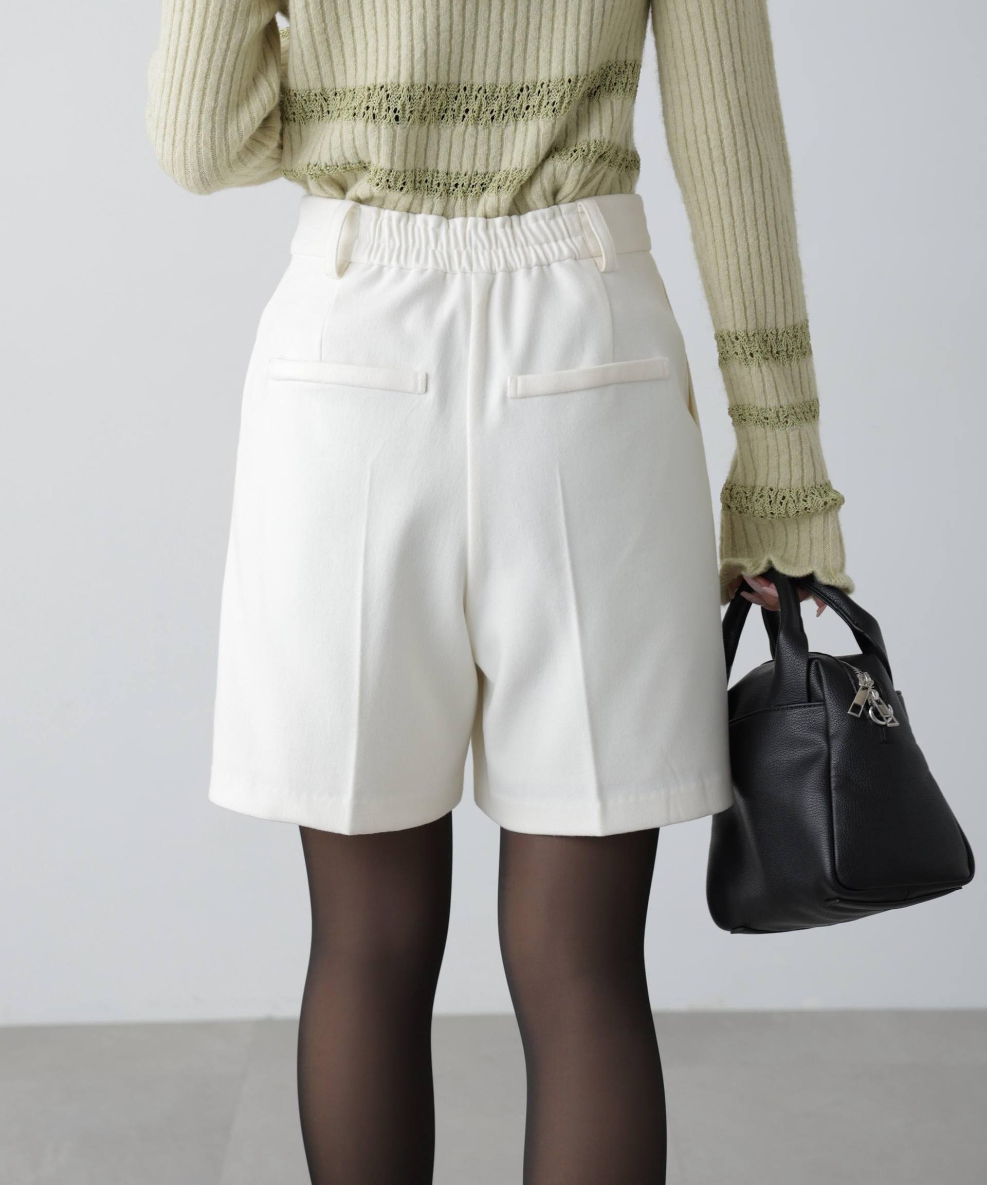 タックショートパンツ アイボリー