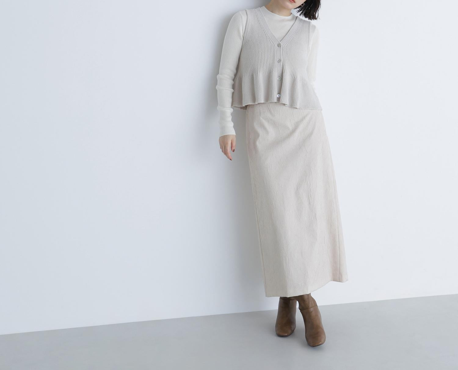 ペプラムベスト＆リブニット ベージュ×オフ