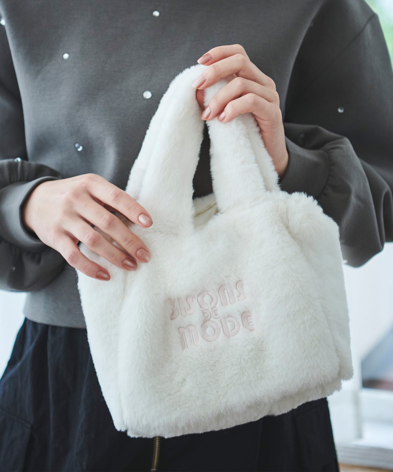 トランテアン ソン ドゥ モード 31 Sons de mode ロゴ刺繍ファートートバッグ （オフホワイト） OFF-WHITE