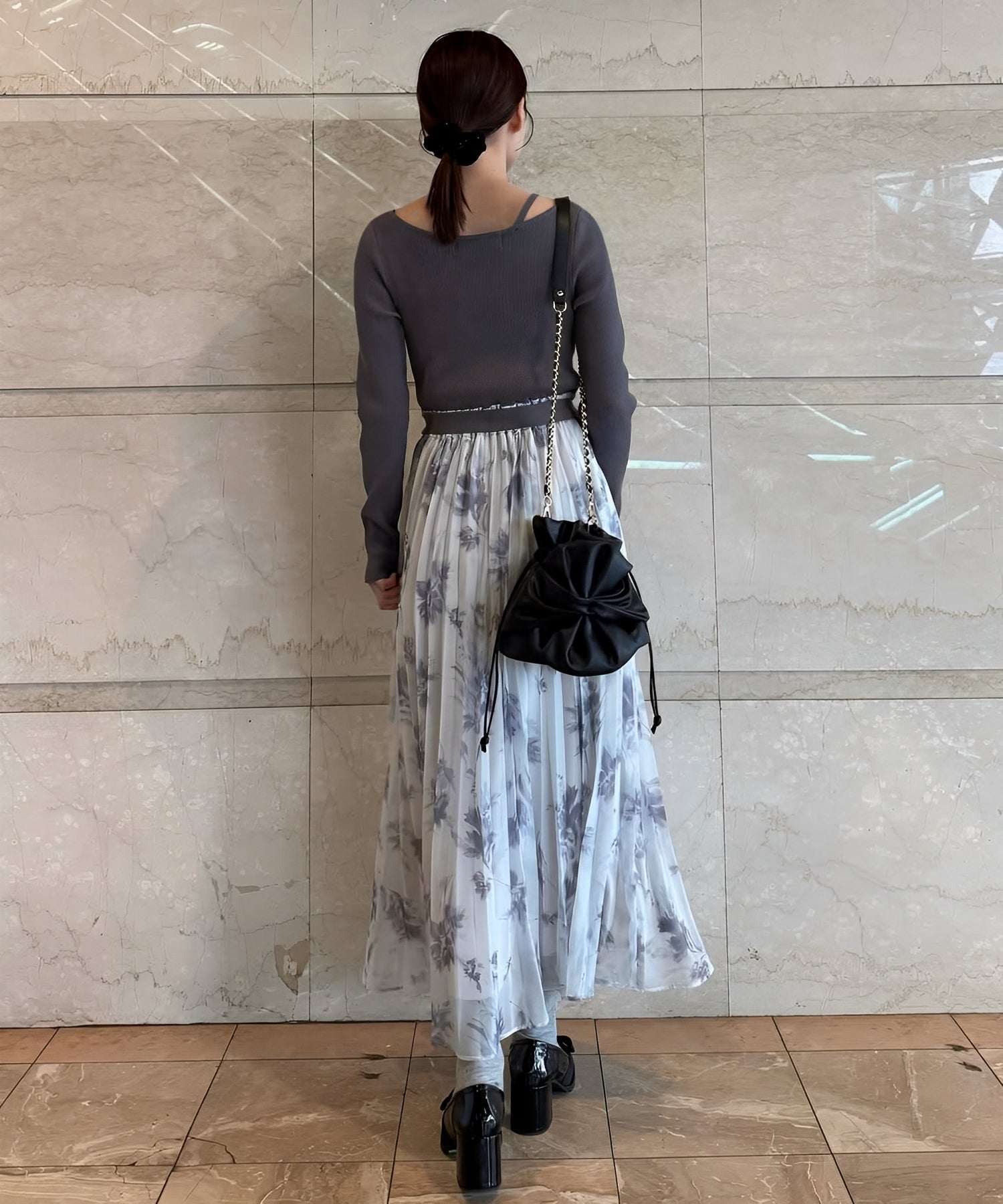 トランテアン ソン ドゥ モード 31 Sons de mode ニットドッキングフラワープリーツワンピース （チャコールグレー） CH.GREY