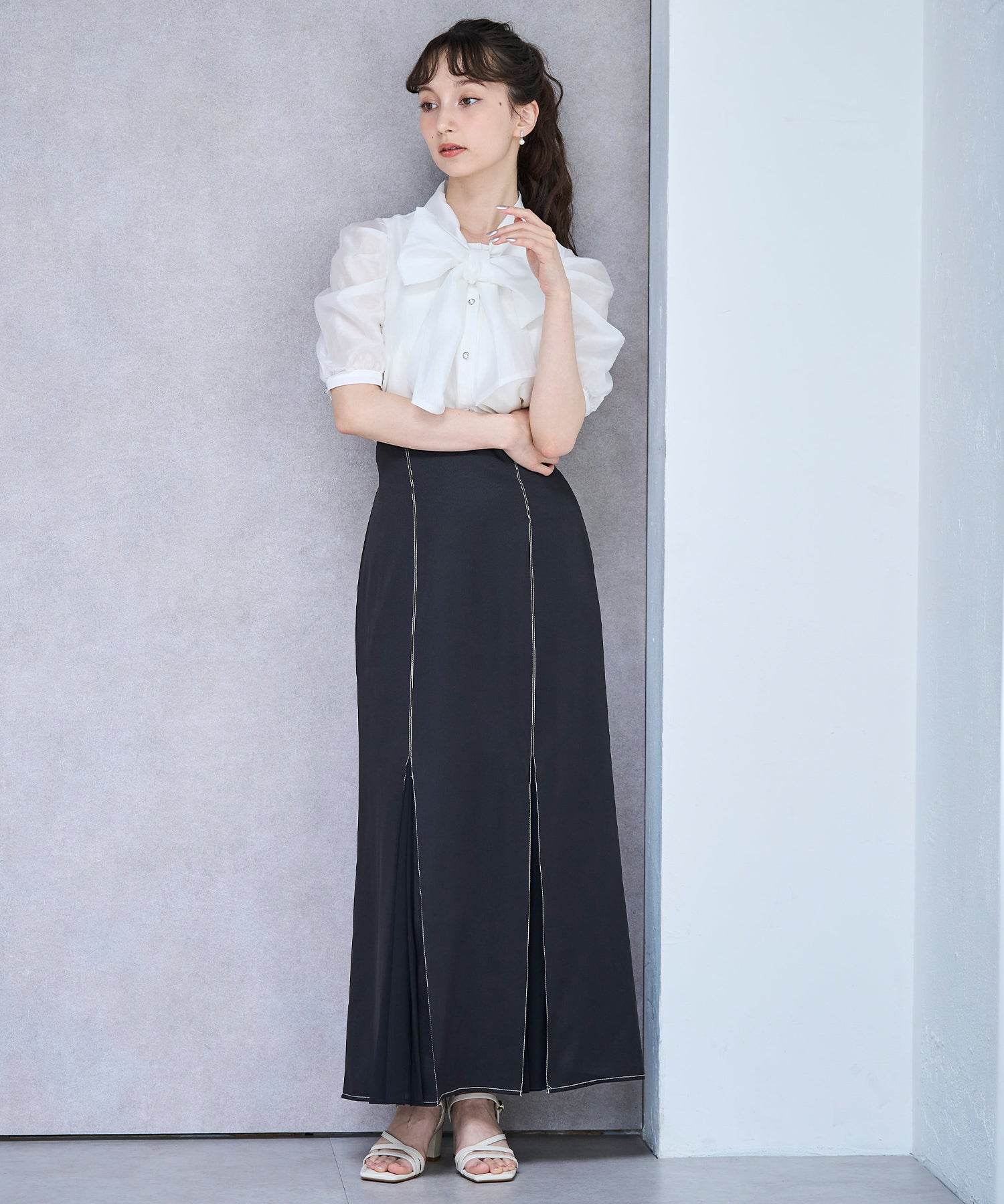 トランテアン ソン ドゥ モード 31 Sons de mode 2025春夏新作 ビジュー釦シアーボウタイブラウス （OFF-WHITE） OFF-WHITE