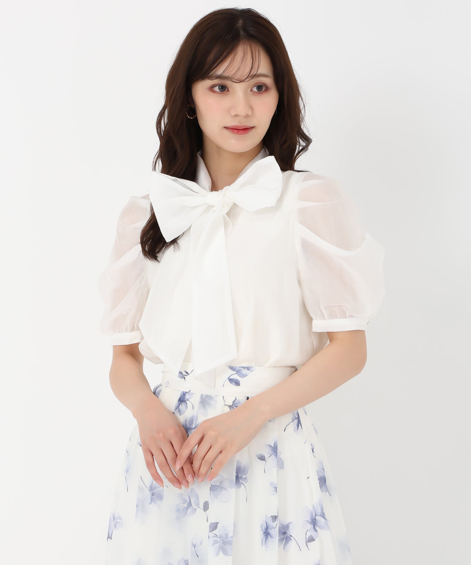 トランテアン ソン ドゥ モード 31 Sons de mode 2025春夏新作 ビジュー釦シアーボウタイブラウス （OFF-WHITE） OFF-WHITE
