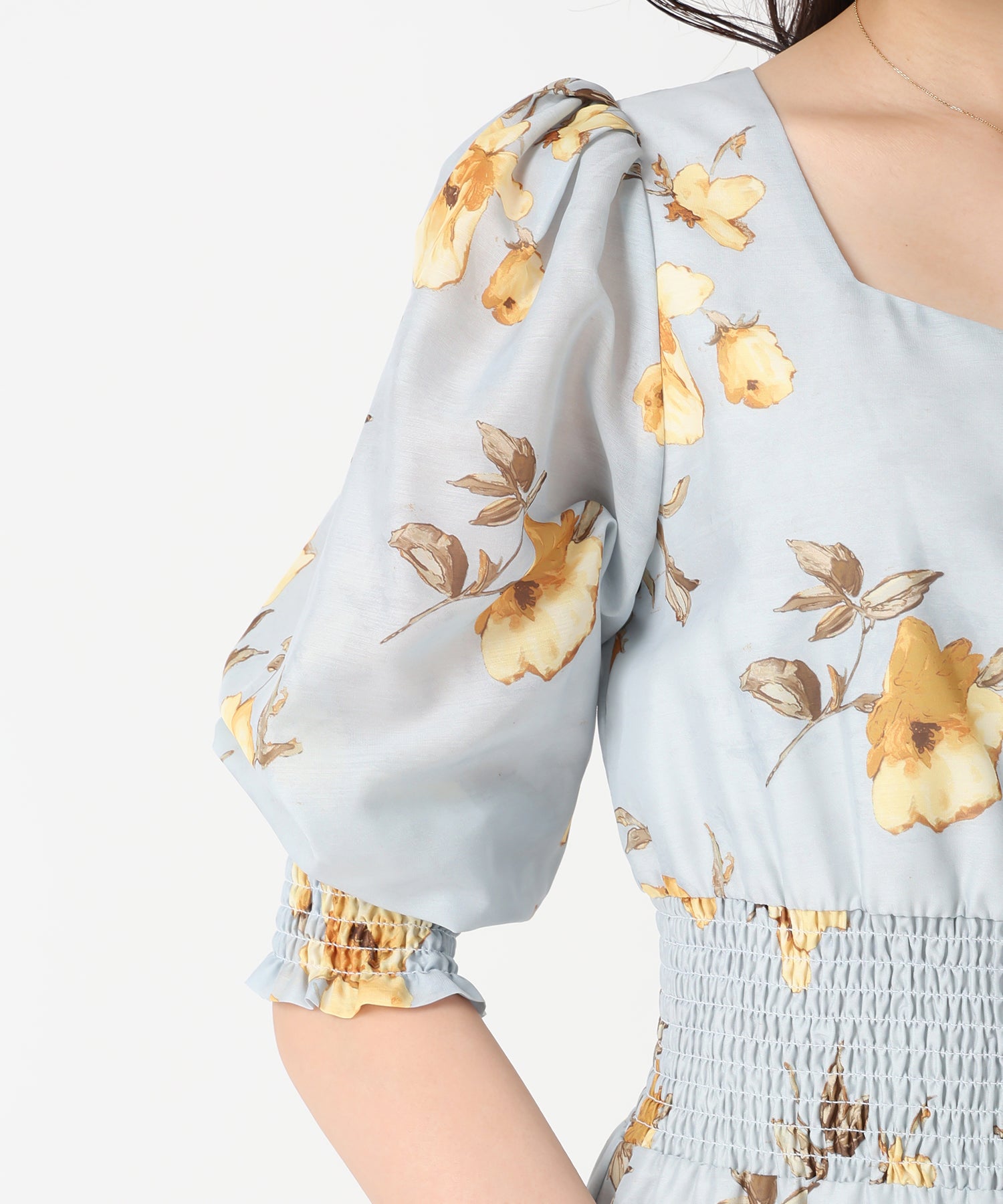 トランテアン ソン ドゥ モード 31 Sons de mode 2025秋冬新作 Vネックギャザーフラワーワンピース TT537407 （BROWN） BROWN