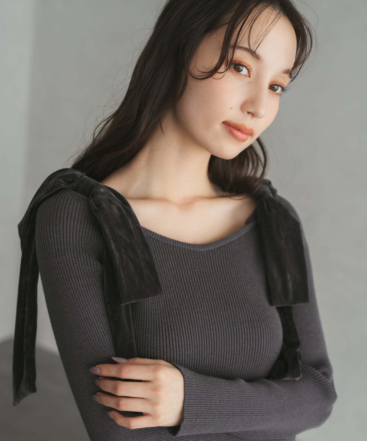 トランテアン ソン ドゥ モード 31 Sons de mode 2025秋冬新作 ベロア肩リボンニット TT538309 （CH.GREY） CH.GREY