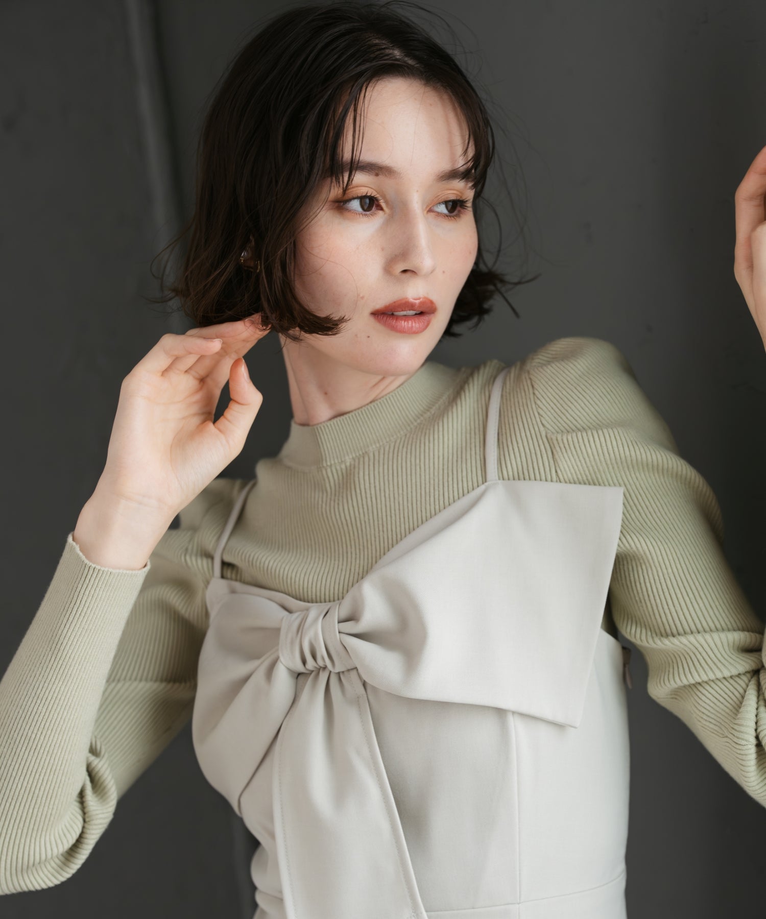 トランテアン ソン ドゥ モード 31 Sons de mode 2025秋冬新作 ニットセットリボンモチーフジャンスカ TT547403 （GREIGE） GREIGE