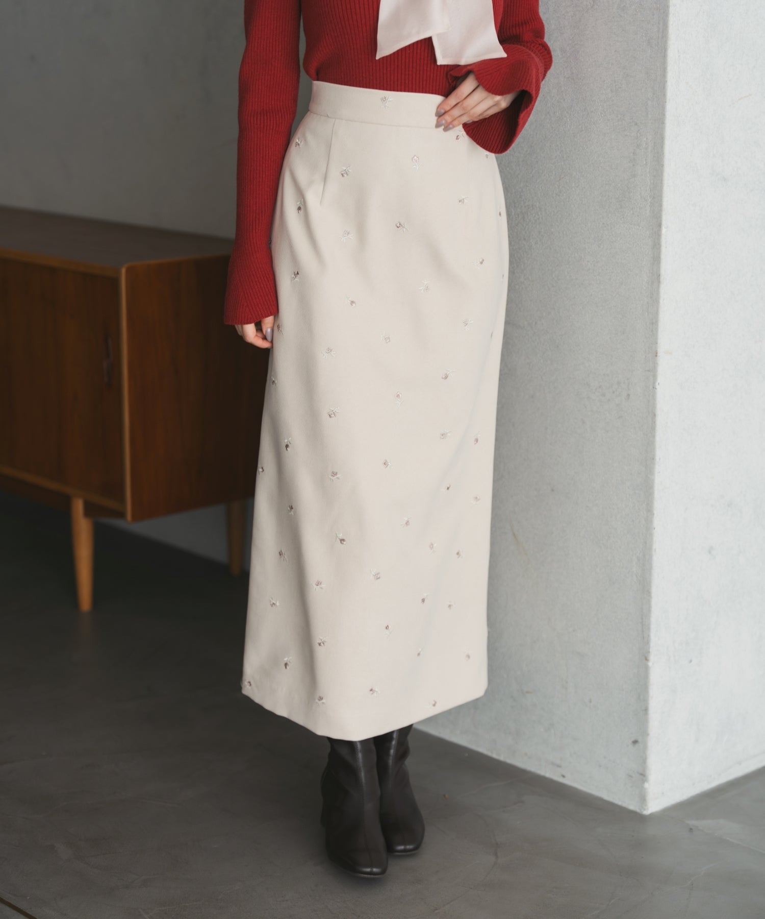 トランテアン ソン ドゥ モード 31 Sons de mode 2025秋冬新作 刺繍タイトスカート TT547215 （BEIGE） BEIGE