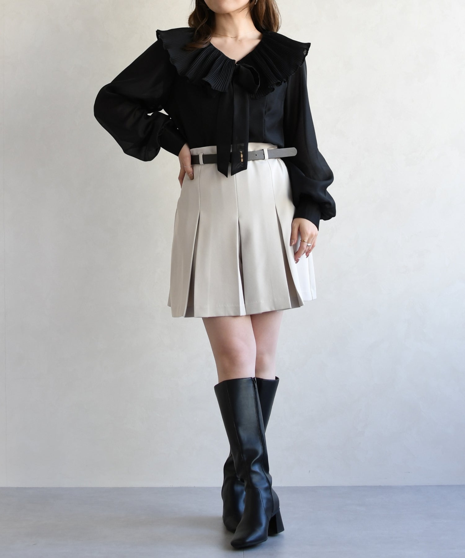 トランテアン ソン ドゥ モード 31 Sons de mode 2026春夏新作 襟プリーツシアーブラウス TT618101 （BLACK） BLACK