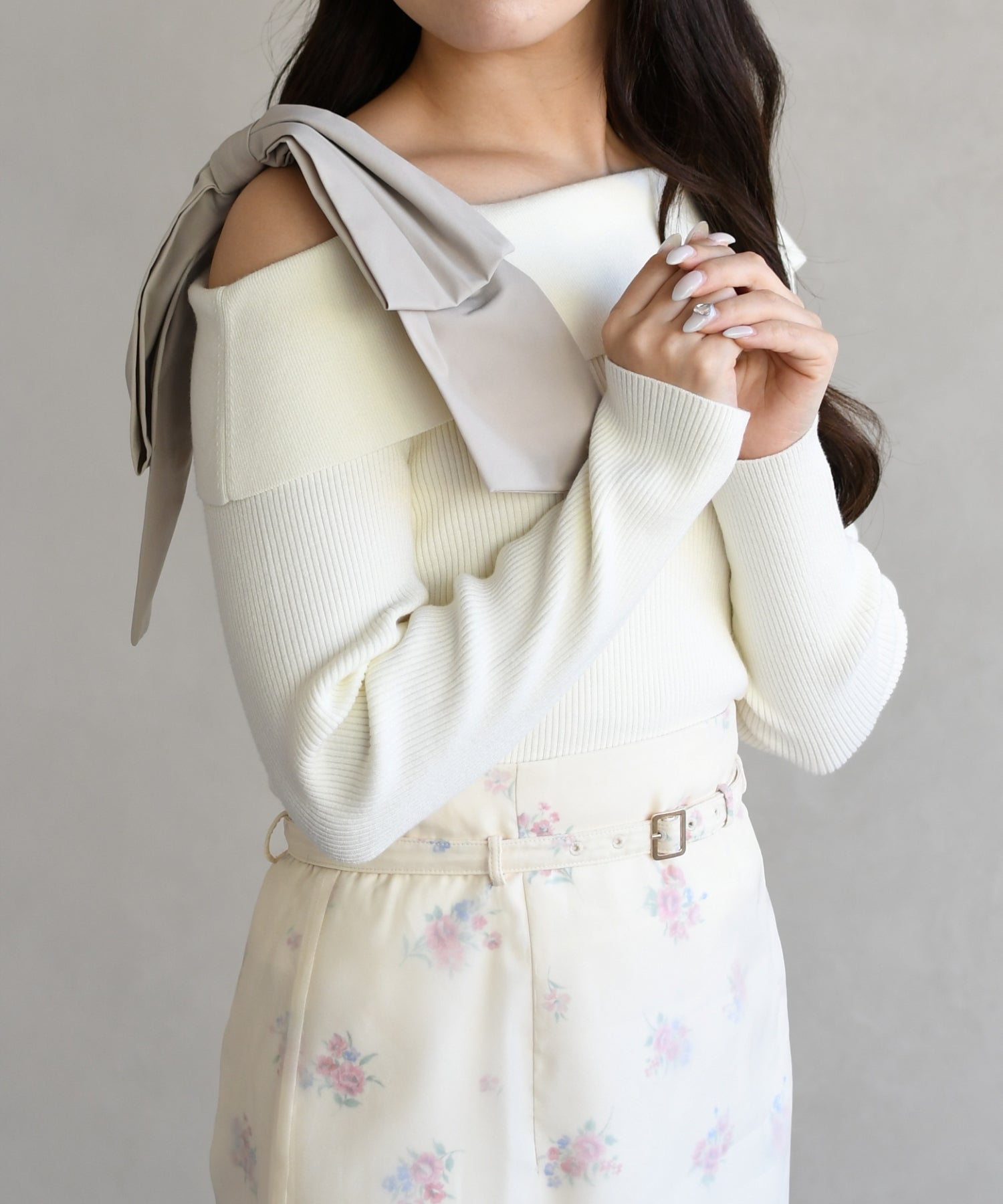 トランテアン ソン ドゥ モード 31 Sons de mode 2026春夏新作 アシメリボンニットプルオーバー TT618301 （OFF-WHITE） OFF-WHITE