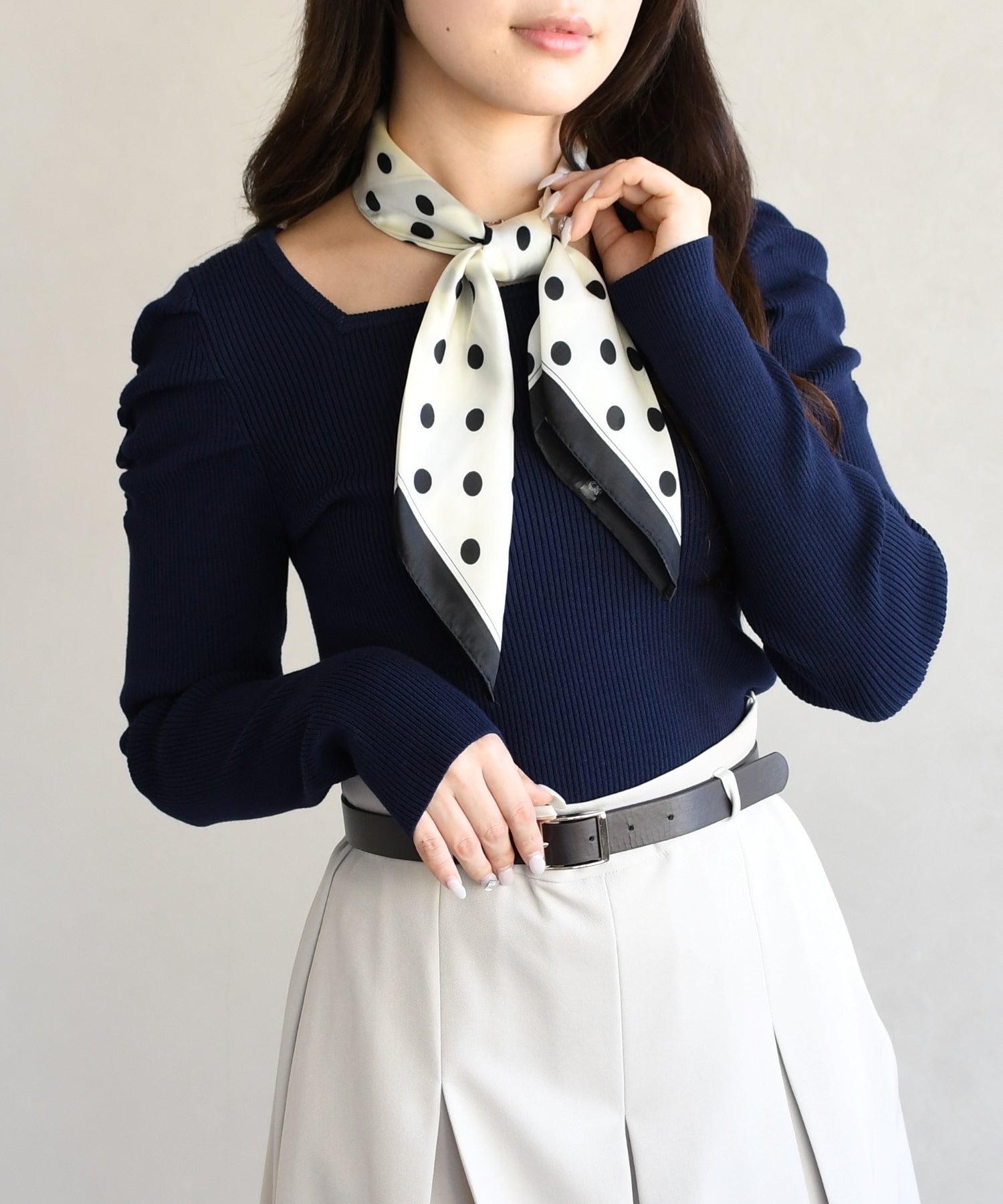 トランテアン ソン ドゥ モード 31 Sons de mode 2026春夏新作 スカーフ付きスクエアニット TT618303 （NAVY） NAVY