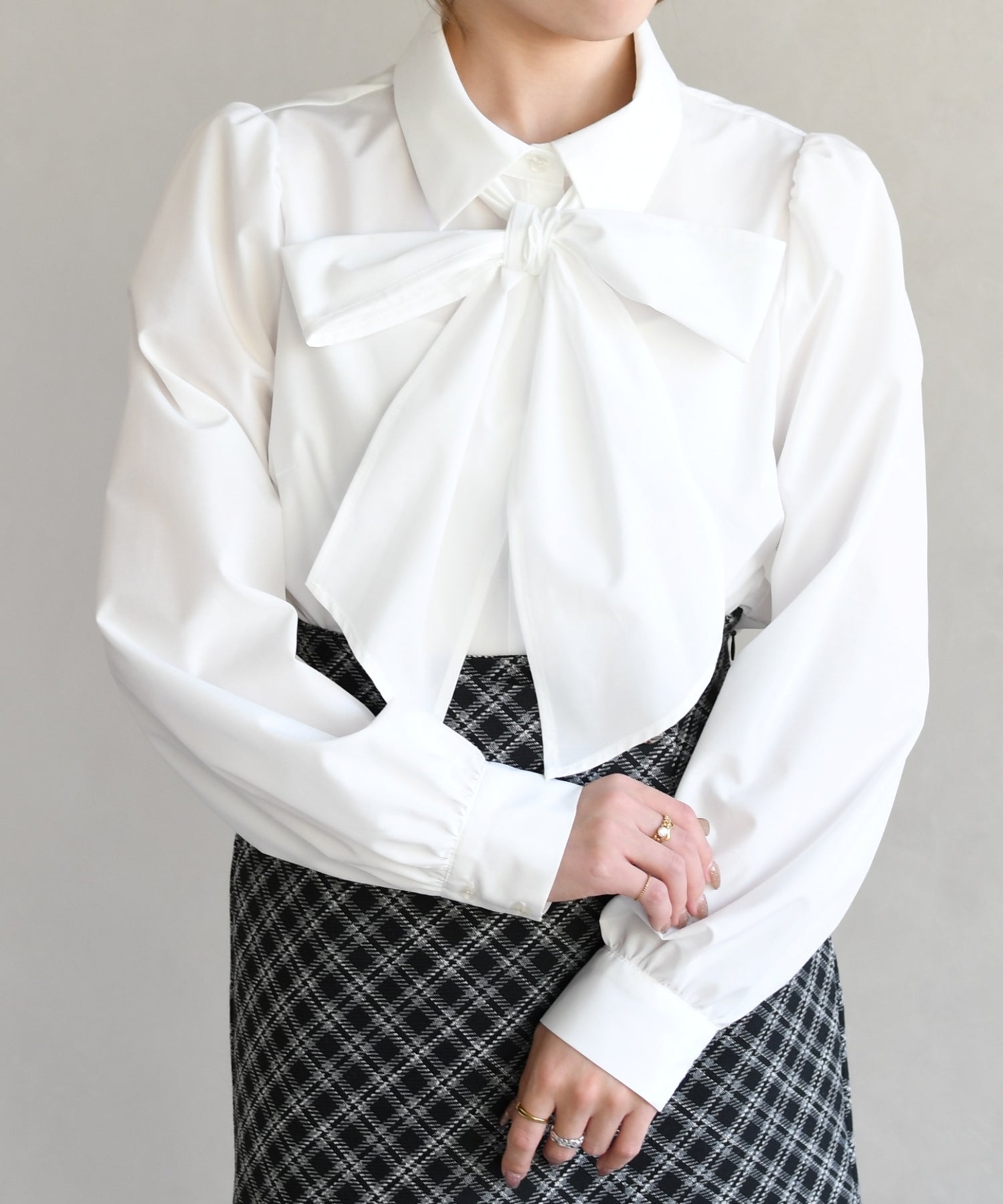 トランテアン ソン ドゥ モード 31 Sons de mode 2026春夏新作 ボウタイ衿シャツブラウス TT618102 （OFF-WHITE） OFF-WHITE