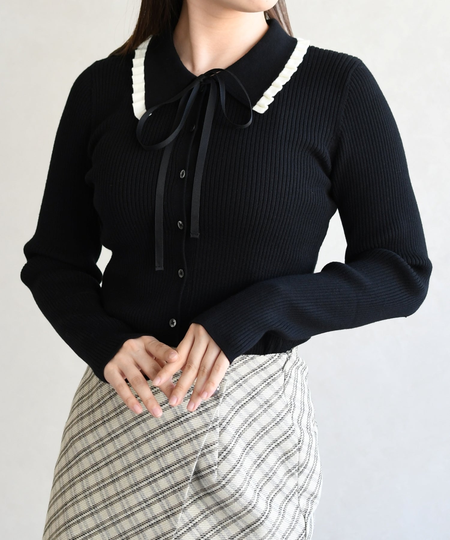 トランテアン ソン ドゥ モード 31 Sons de mode 2026春夏新作 襟フリルニット TT618304 （BLACK） BLACK