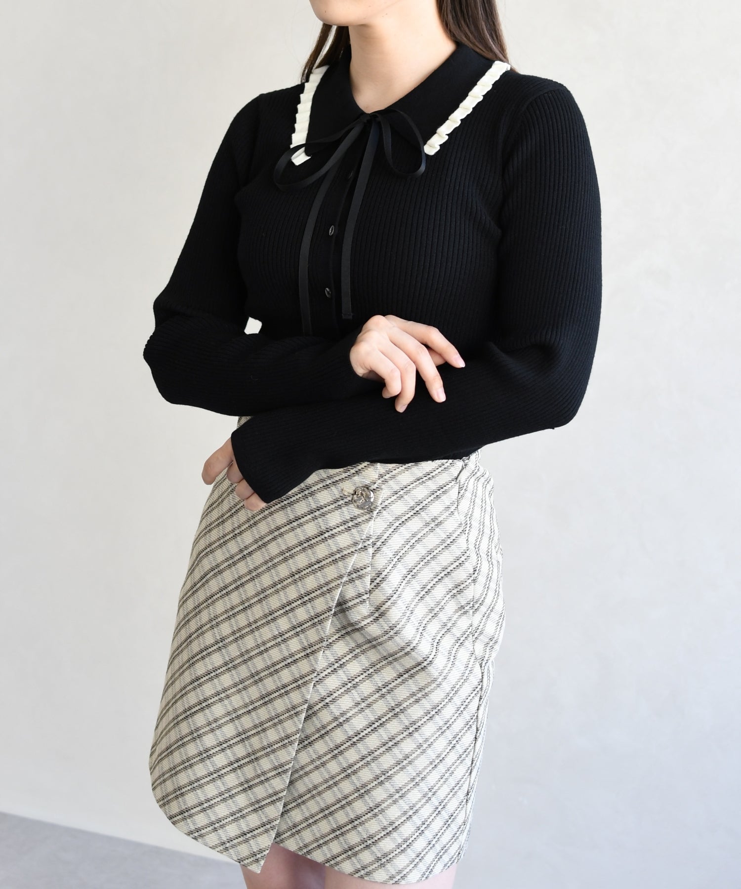 トランテアン ソン ドゥ モード 31 Sons de mode 2026春夏新作 襟フリルニット TT618304 （BLACK） BLACK