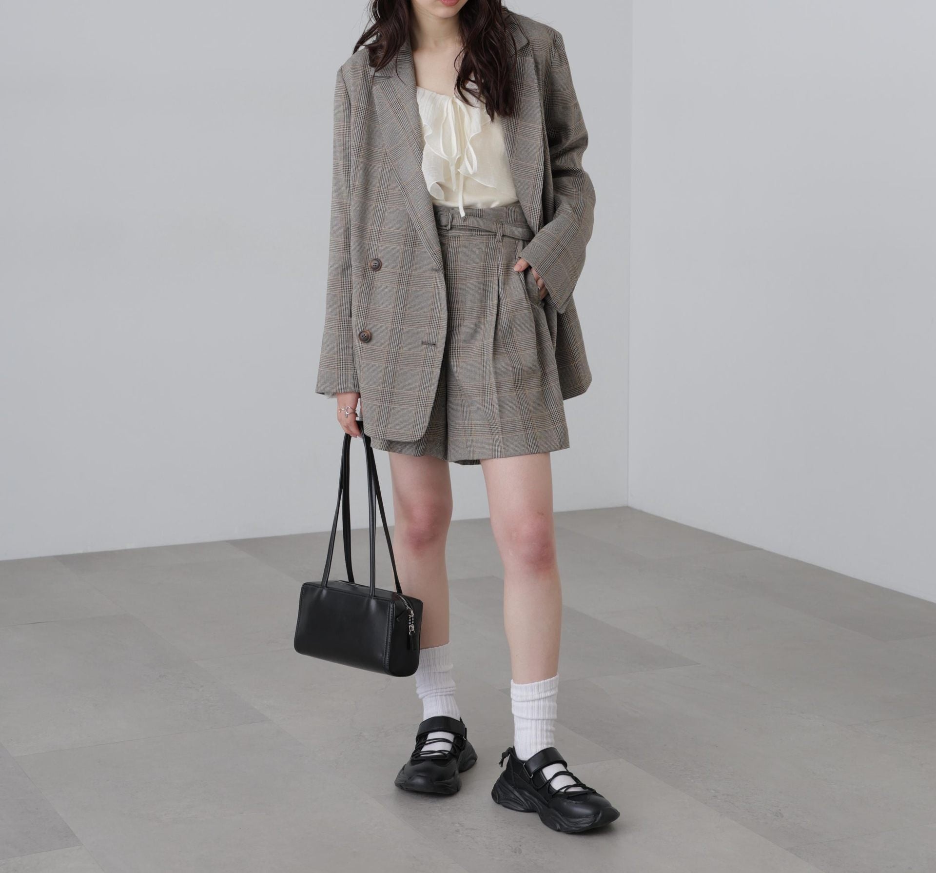 麻調合繊タックベルト付きショートパンツ グレーチェック1