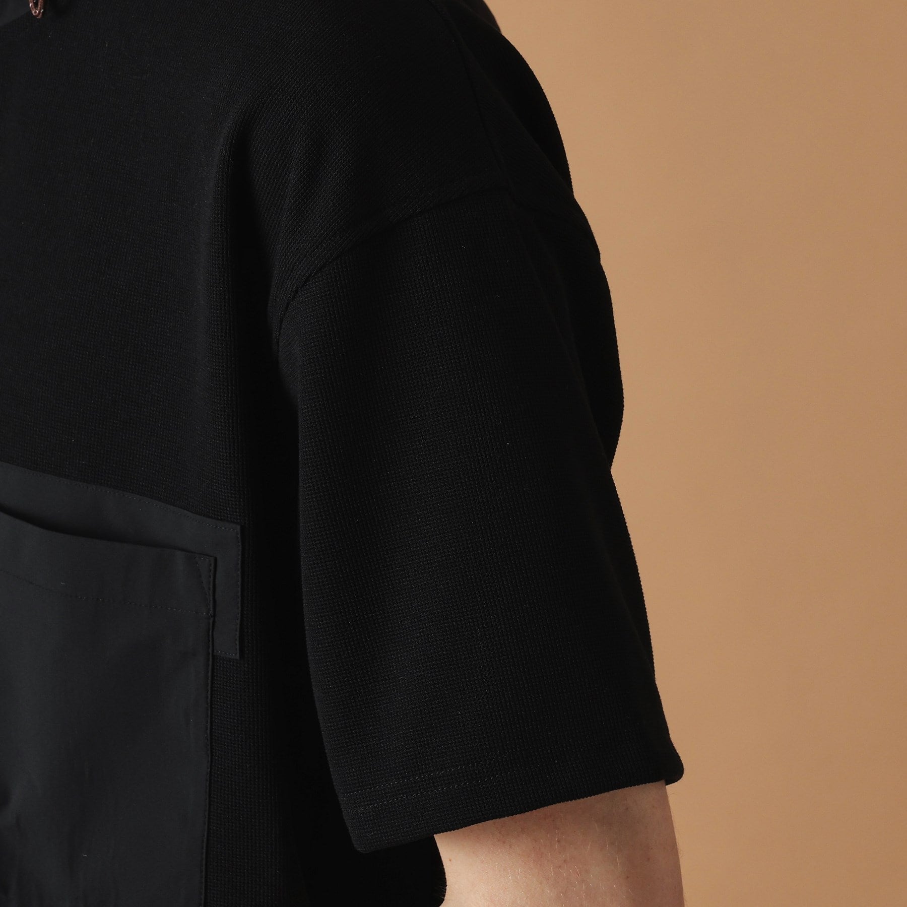 フォーティーカラッツアンドゴーニーゴ 40CARATS&525 フード付き半袖Tシャツ （ブラック(019)） ブラック(019)