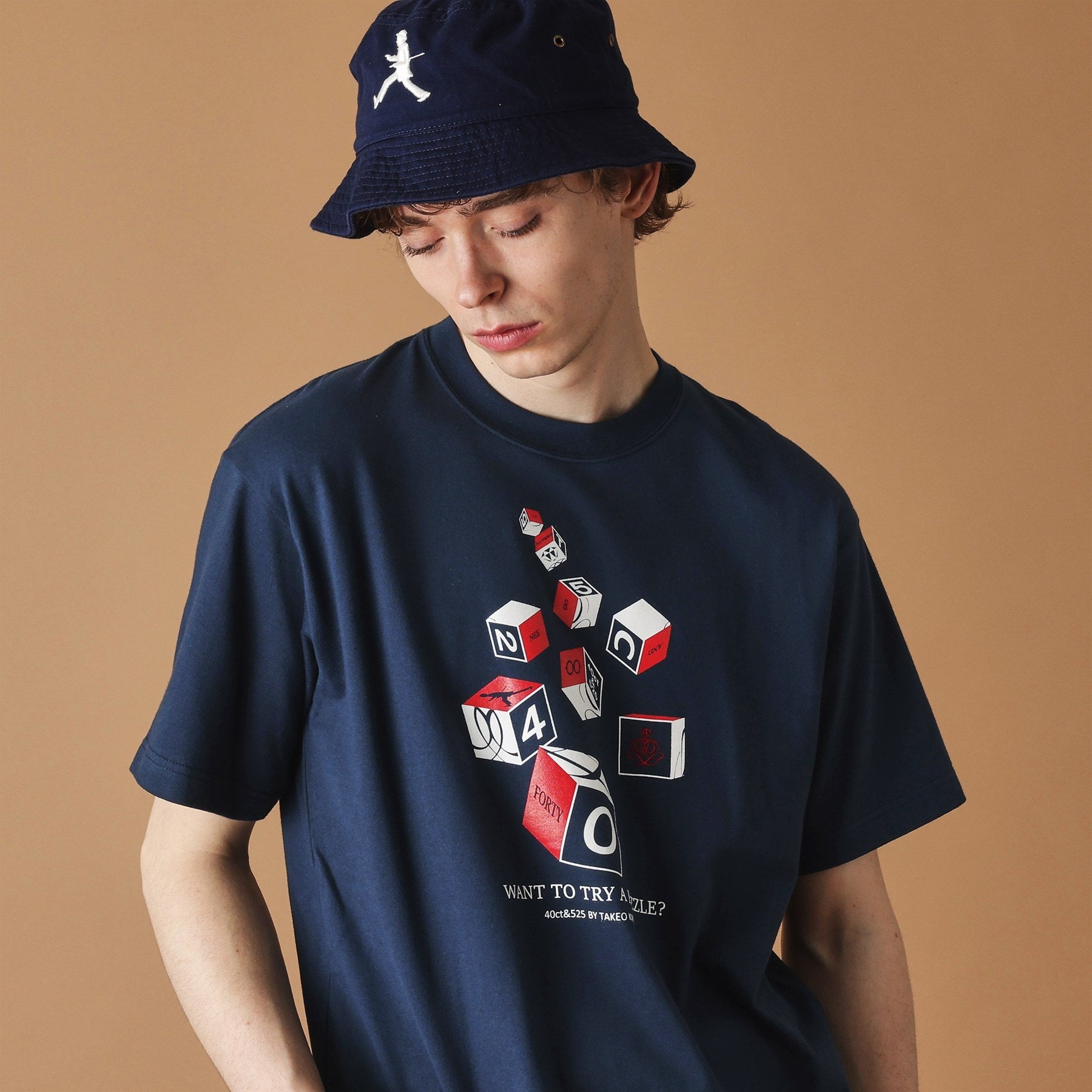 フォーティーカラッツアンドゴーニーゴ 40CARATS&525 【Sサイズ～】キューブグラフィック半袖Tシャツ （ブラック(019)） ブラック(019)