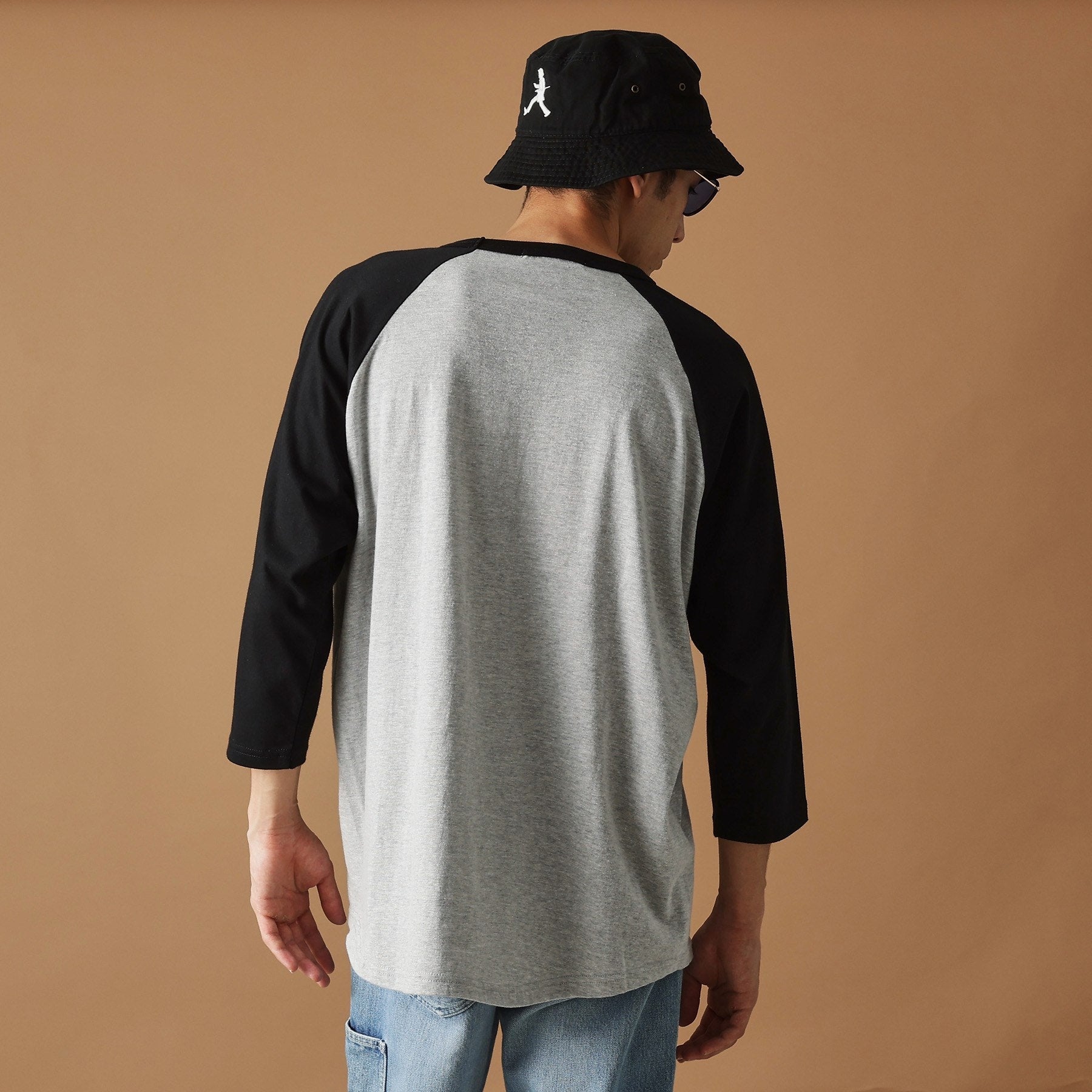 フォーティーカラッツアンドゴーニーゴ 40CARATS&525 【Sサイズ～】アンドマーク7分袖ラグランTシャツ （チャコールグレー(913)） チャコールグレー(913)