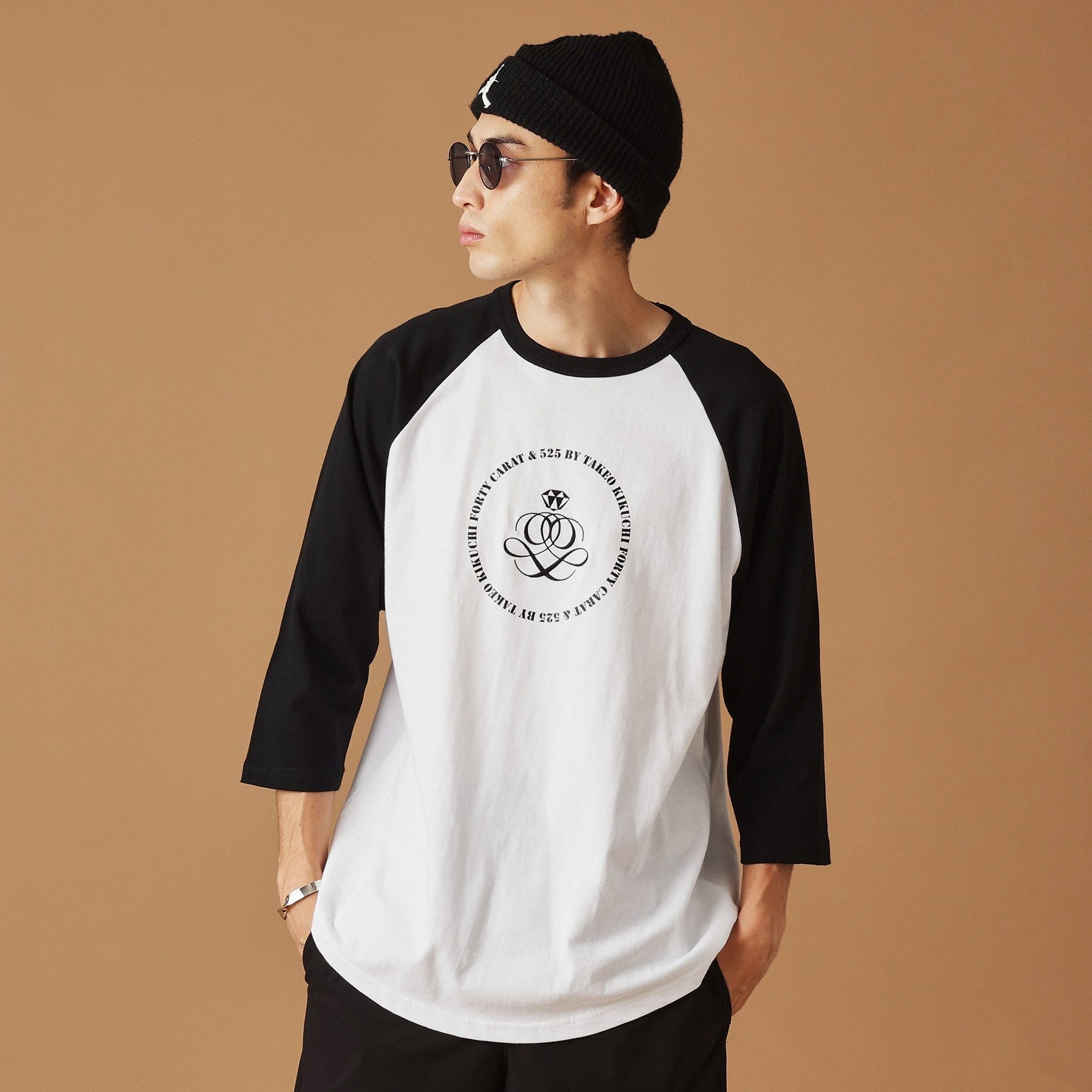 フォーティーカラッツアンドゴーニーゴ 40CARATS&525 【Sサイズ～】アンドマーク7分袖ラグランTシャツ （チャコールグレー(913)） チャコールグレー(913)