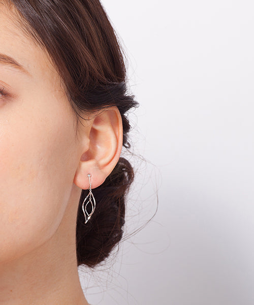 Yondoshi 4℃ K10 White Gold Earrings