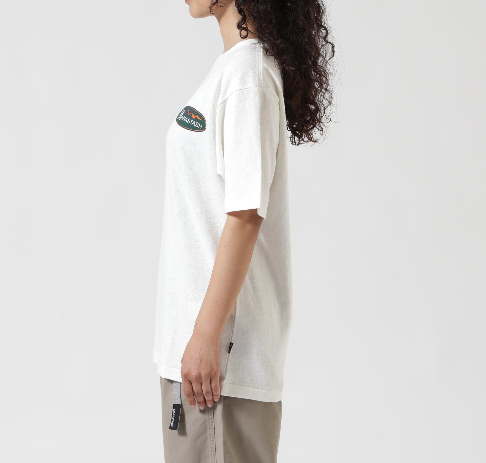 MANASTASH/マナスタッシュ/HEMP TEE O>IGINAL LOGO ホワイト