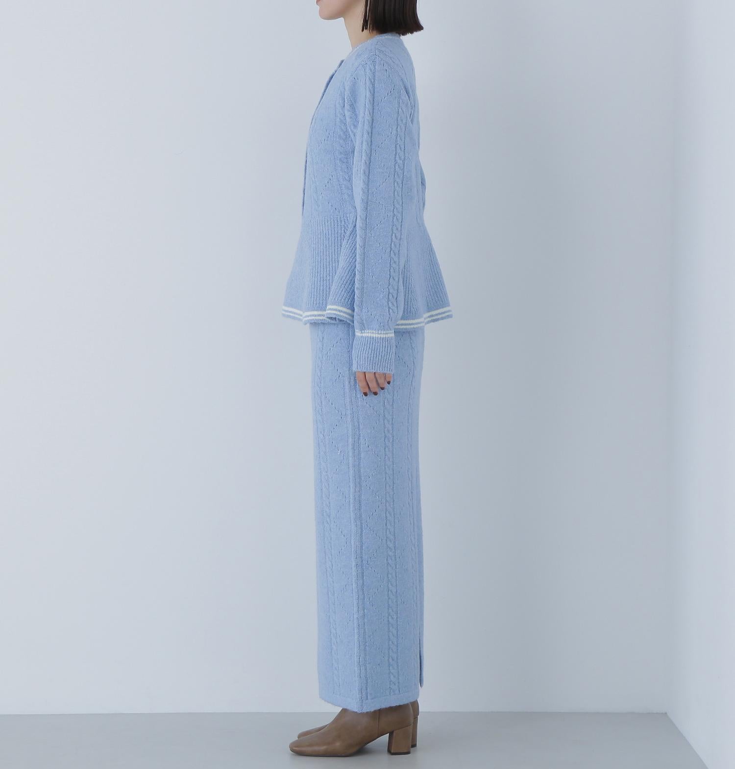 ペプラムケーブルニットセットアップ ブルー×オフ2