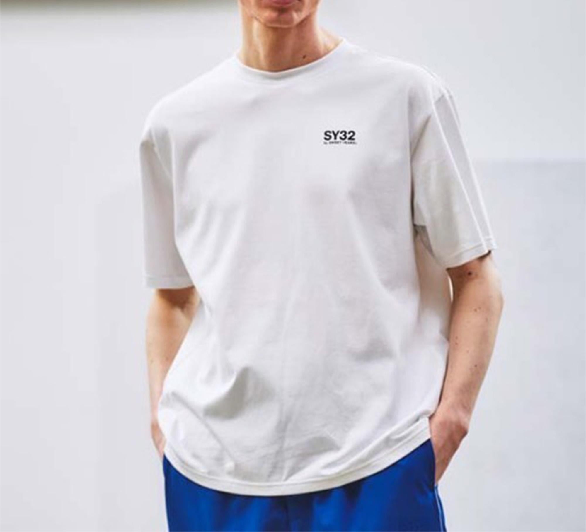 SY32 y SWEET YEA>S/エスワイサーティトゥ バイ スィートイヤーズ/RASIC LOGO TAPE TEE ホワイト