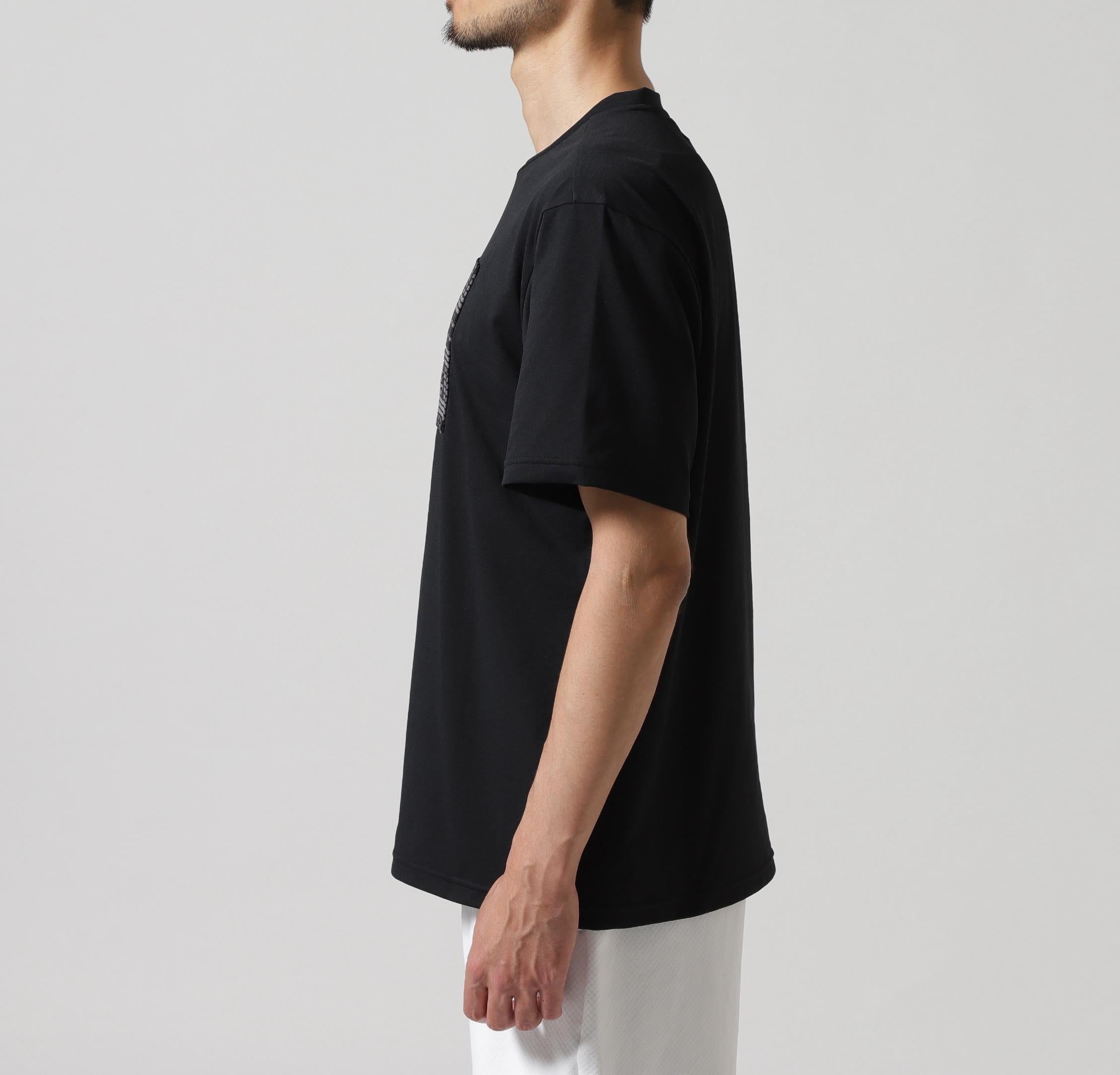 SY32 y SWEET YEA>S/エスワイサーティトゥ バイ スィートイヤーズ/JACQUA>D EMROSS LOGO TEE ブラック