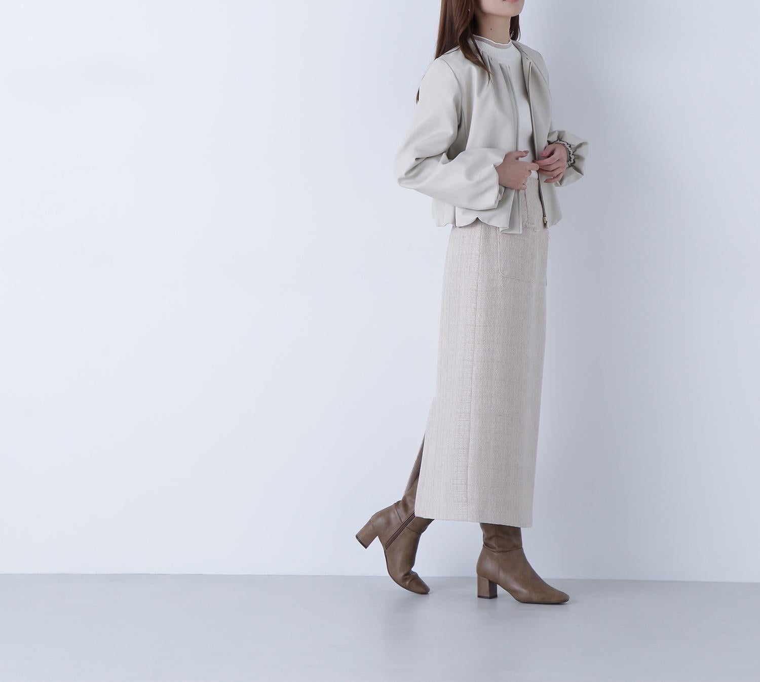 フェイクレザーギャザーブルゾン オフベージュ