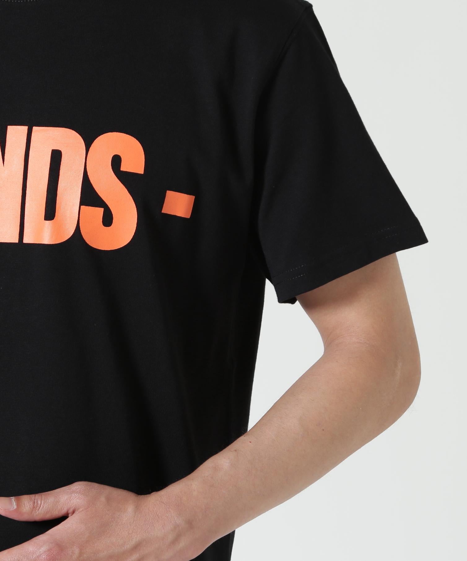 VLONE/ヴィーロン/CLASSIC LOGO-FRIENDS TEE ブラック