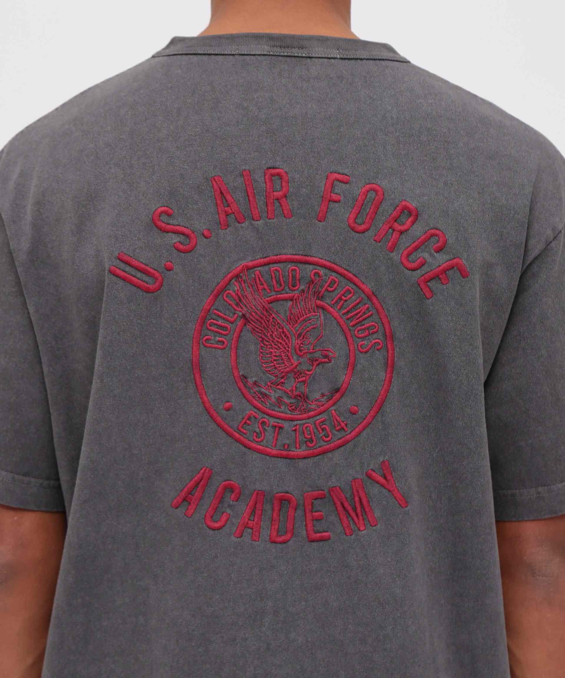 《WER限定》US AI> FO>CE ACADEMY T-SHI>T / エアフォース アカデミー 半袖Tシャツ / AVI>EX  チャコール