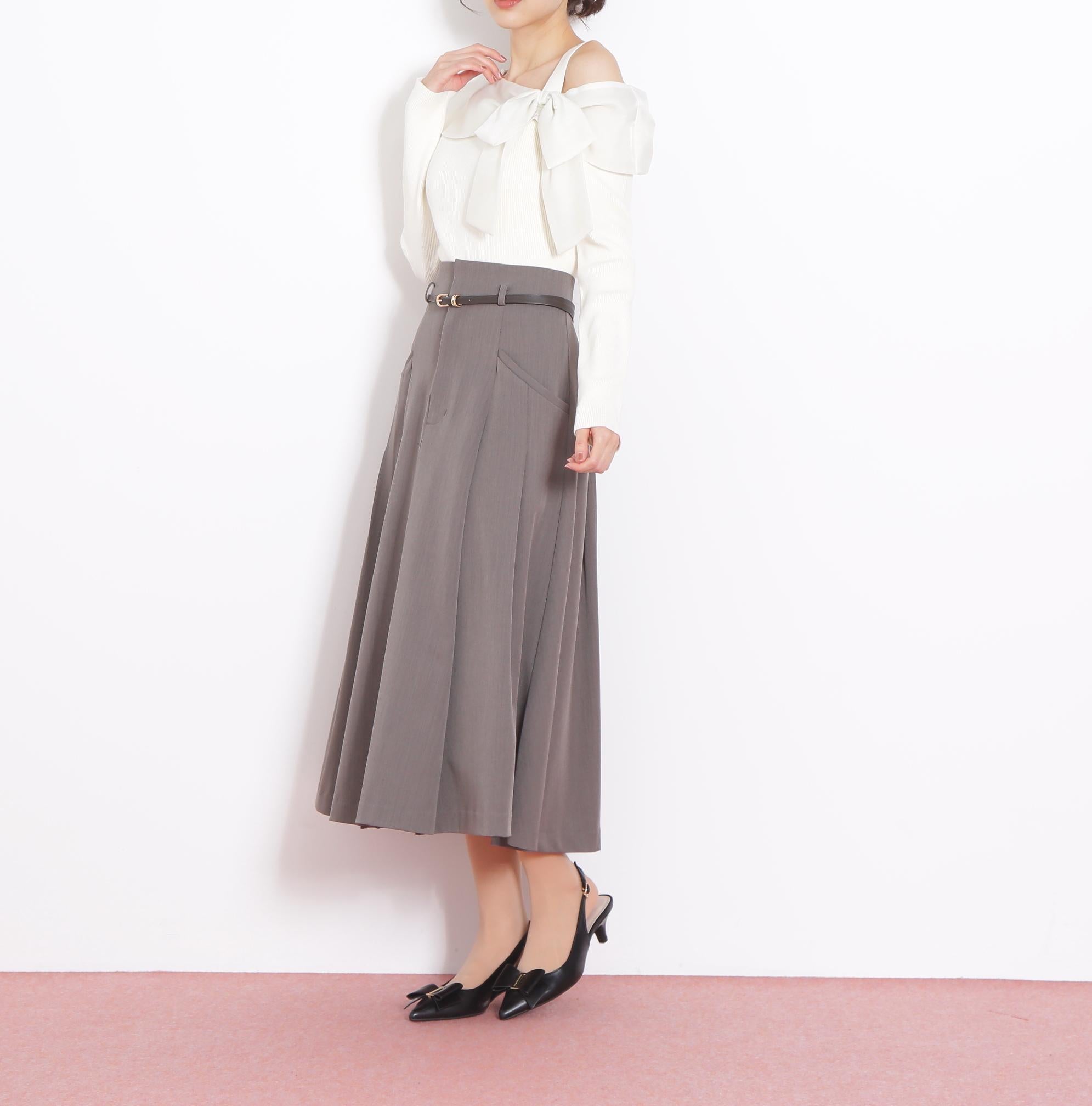 ベルト付タックフレアスカート グレー