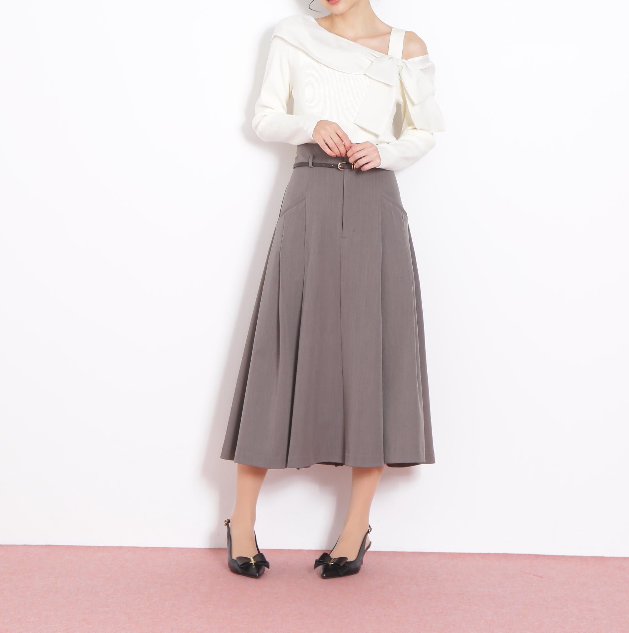 ベルト付タックフレアスカート グレー