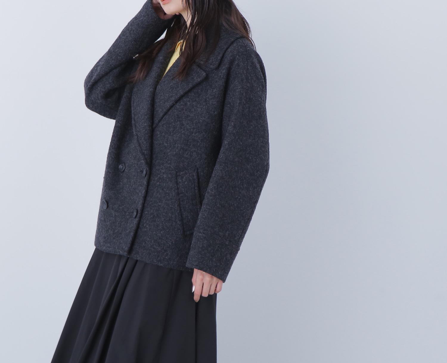 ウーリーフォルムハーフコート チャコール1