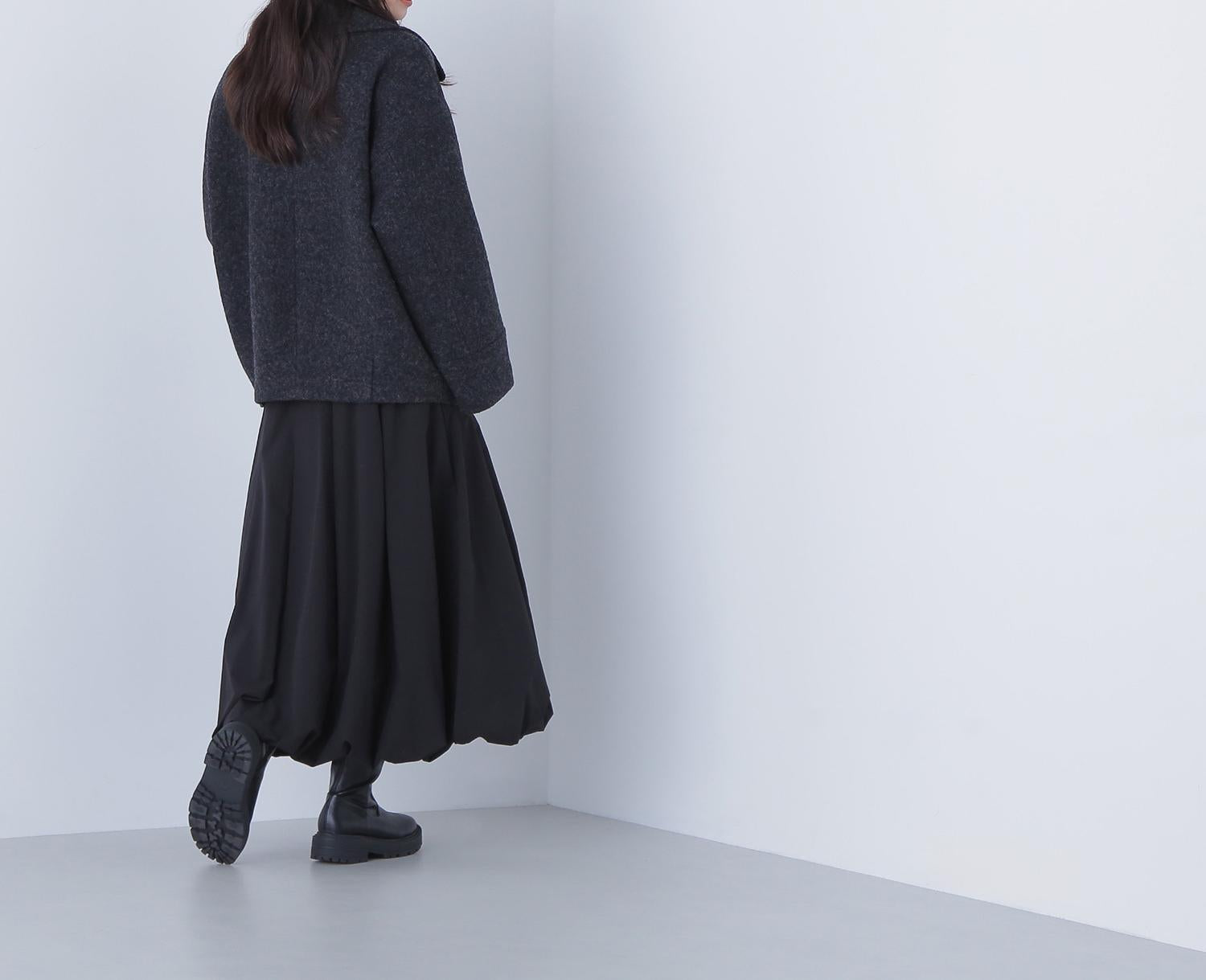 ウーリーフォルムハーフコート チャコール1