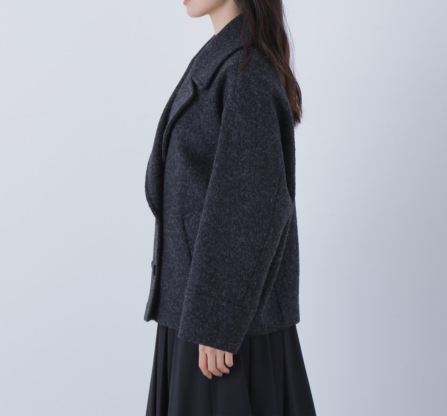ウーリーフォルムハーフコート チャコール1