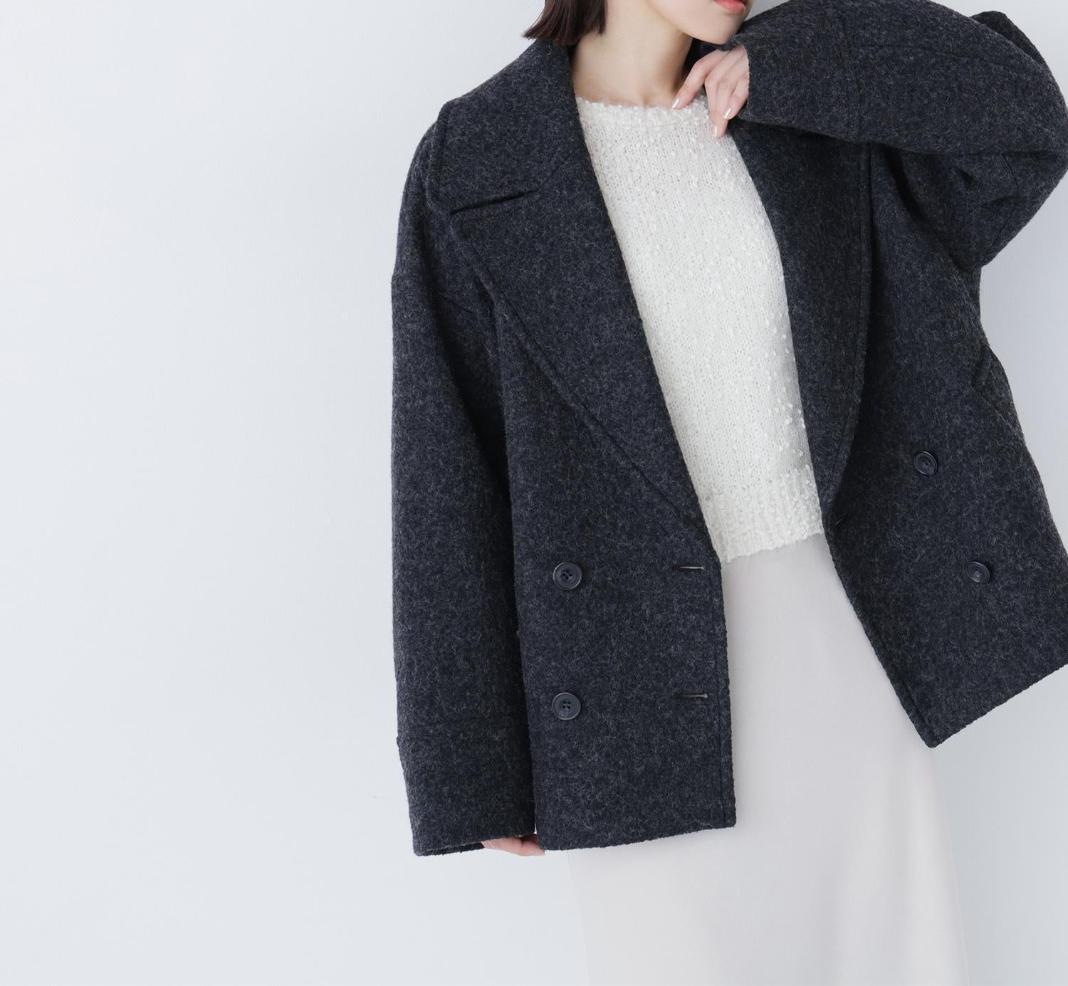 ウーリーフォルムハーフコート チャコール1