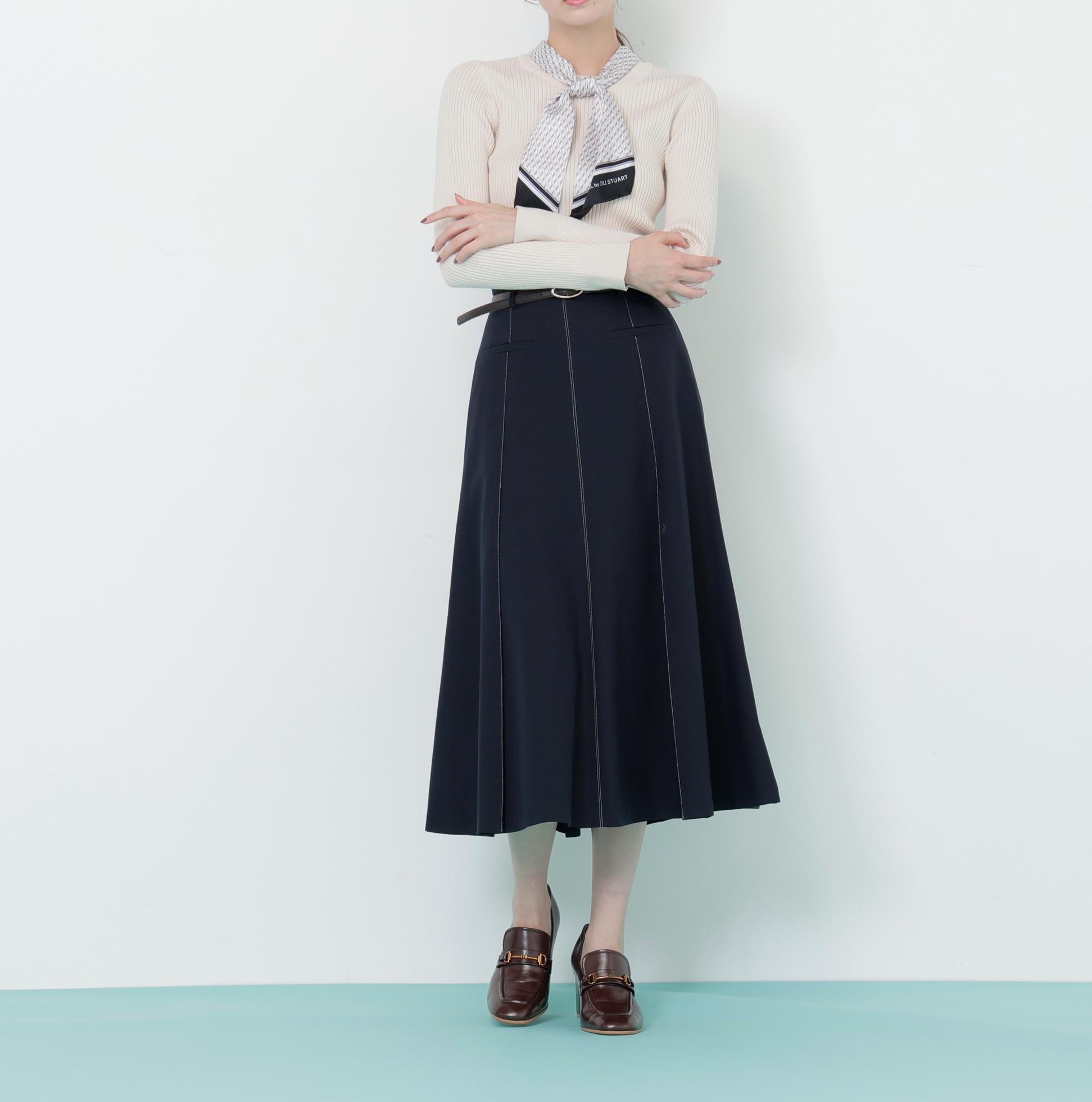 細ベルト付きセミフレアスカート ネイビー